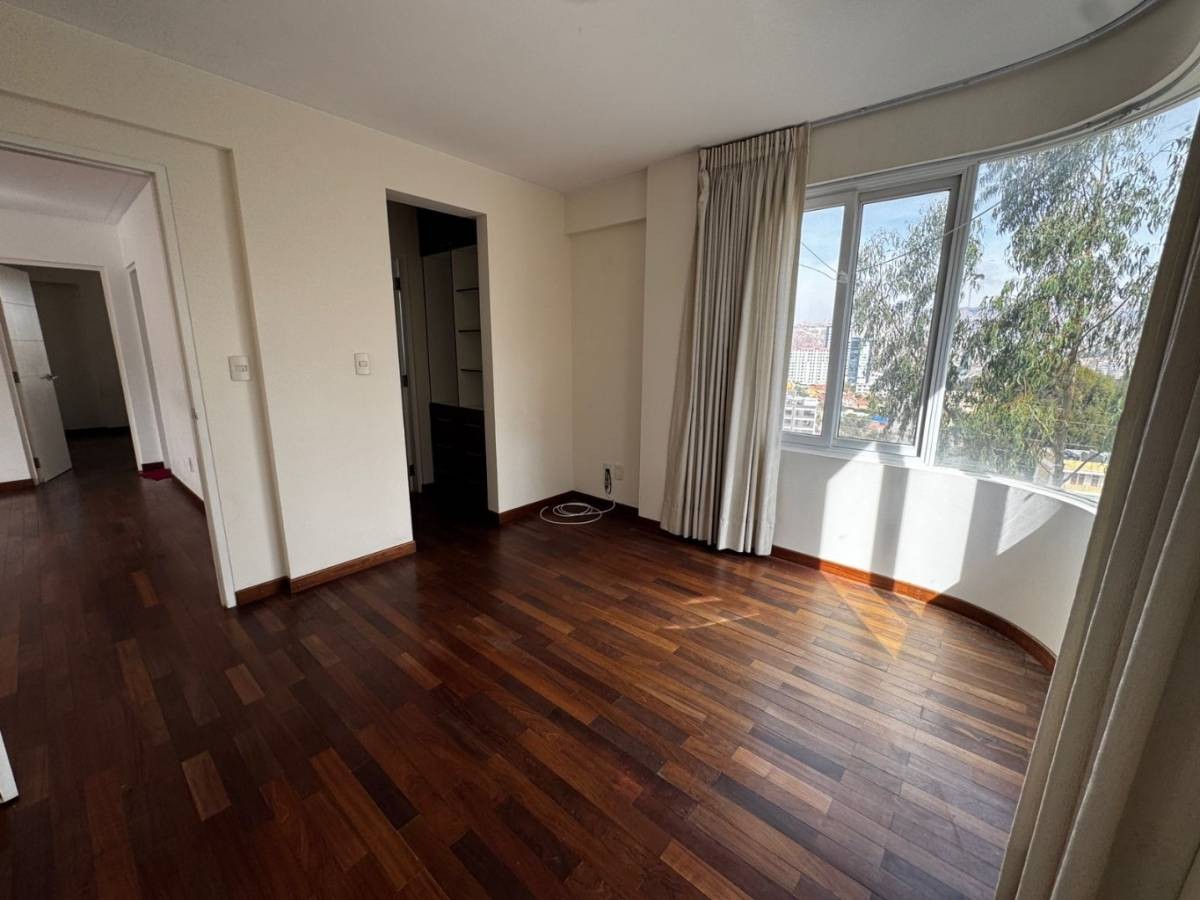 Departamento en Cota Cota en La Paz 3 dormitorios 2 baños 1 parqueos Foto 8