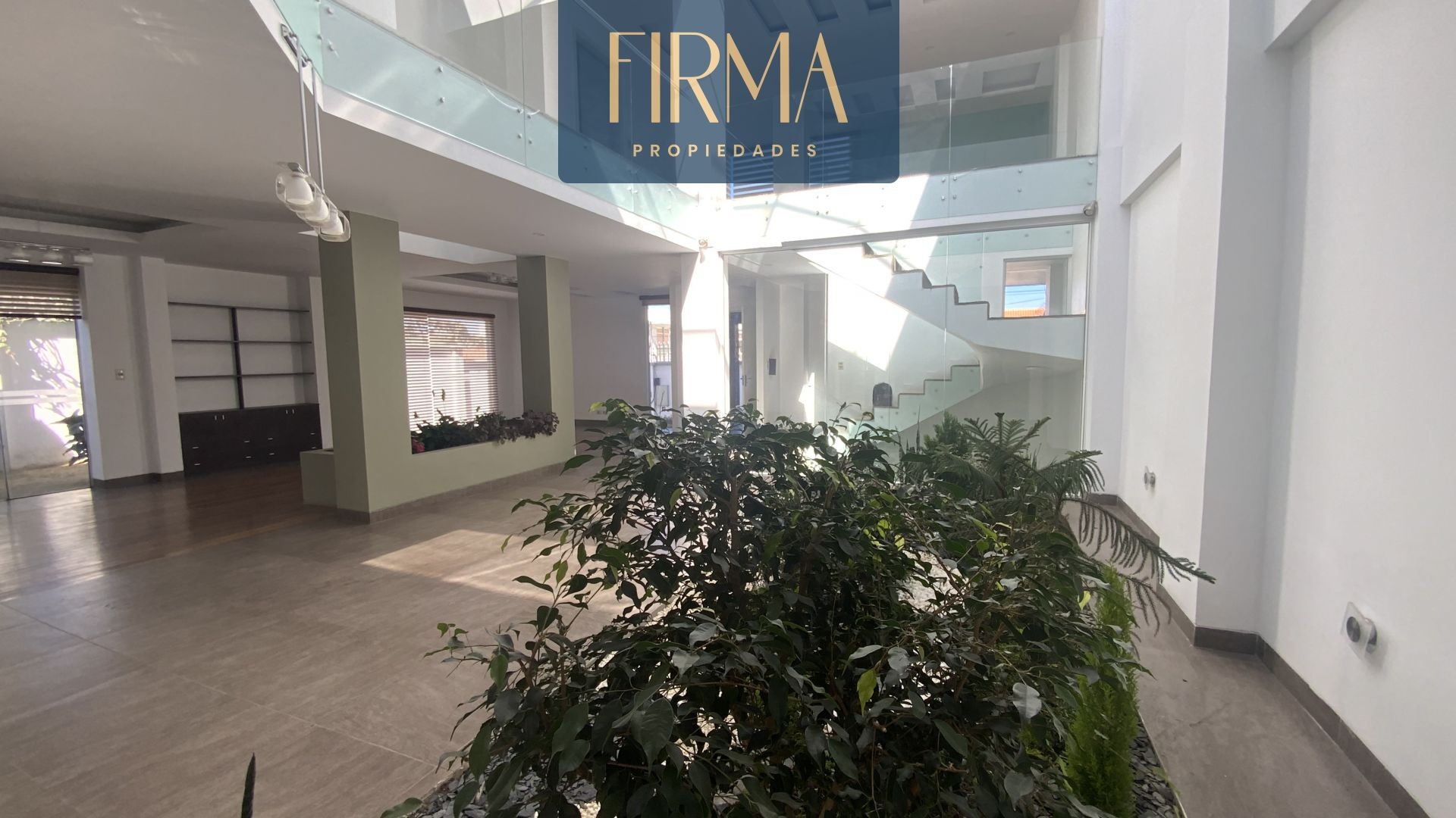 Casa en Achumani en La Paz 3 dormitorios 4 baños 3 parqueos Foto 35