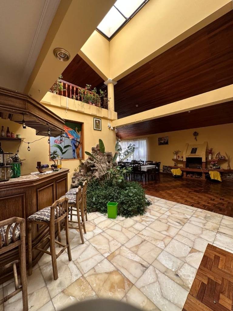 Casa en VentaACHUMANI, CALLE 35 4 dormitorios 5 baños 3 parqueos Foto 10