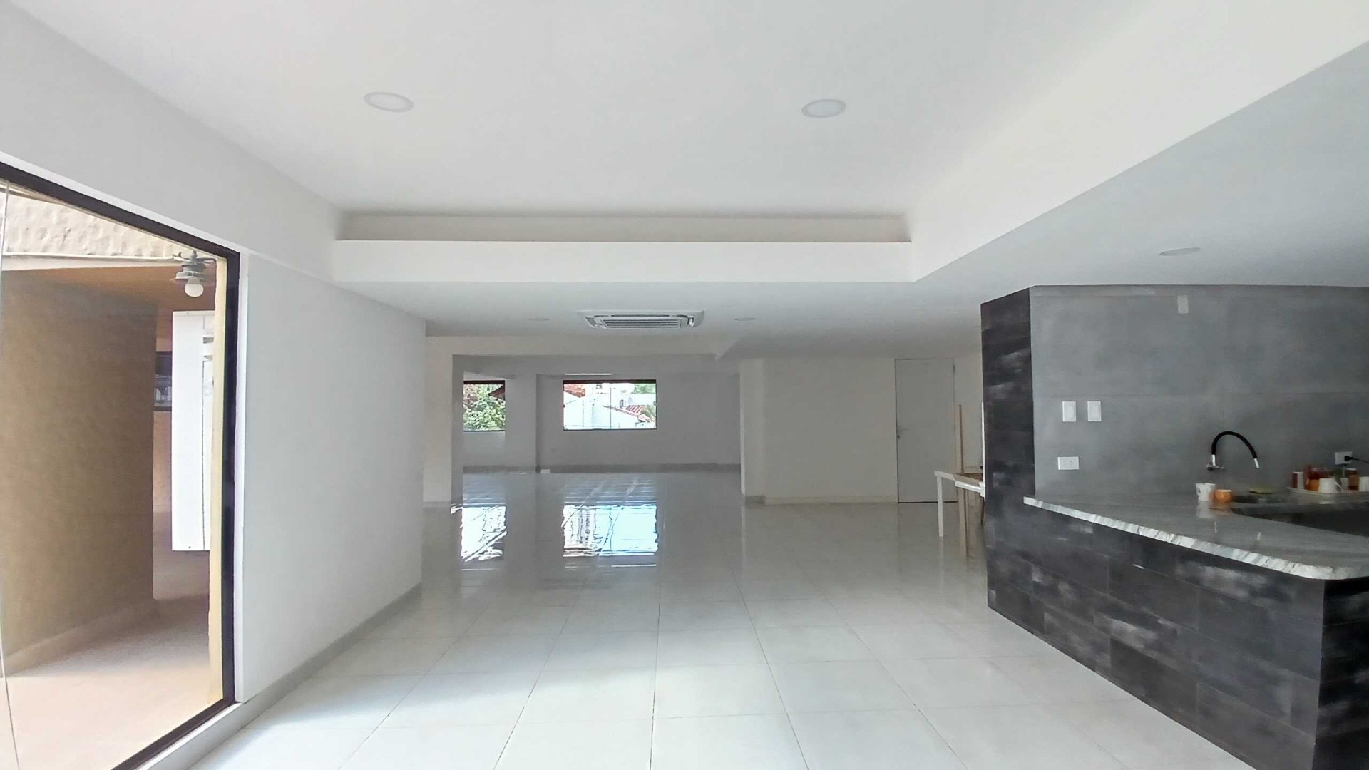 Departamento en Entre 1er y 2do anillo Norte en Santa Cruz de la Sierra 1 dormitorios 1 baños 1 parqueos Foto 12