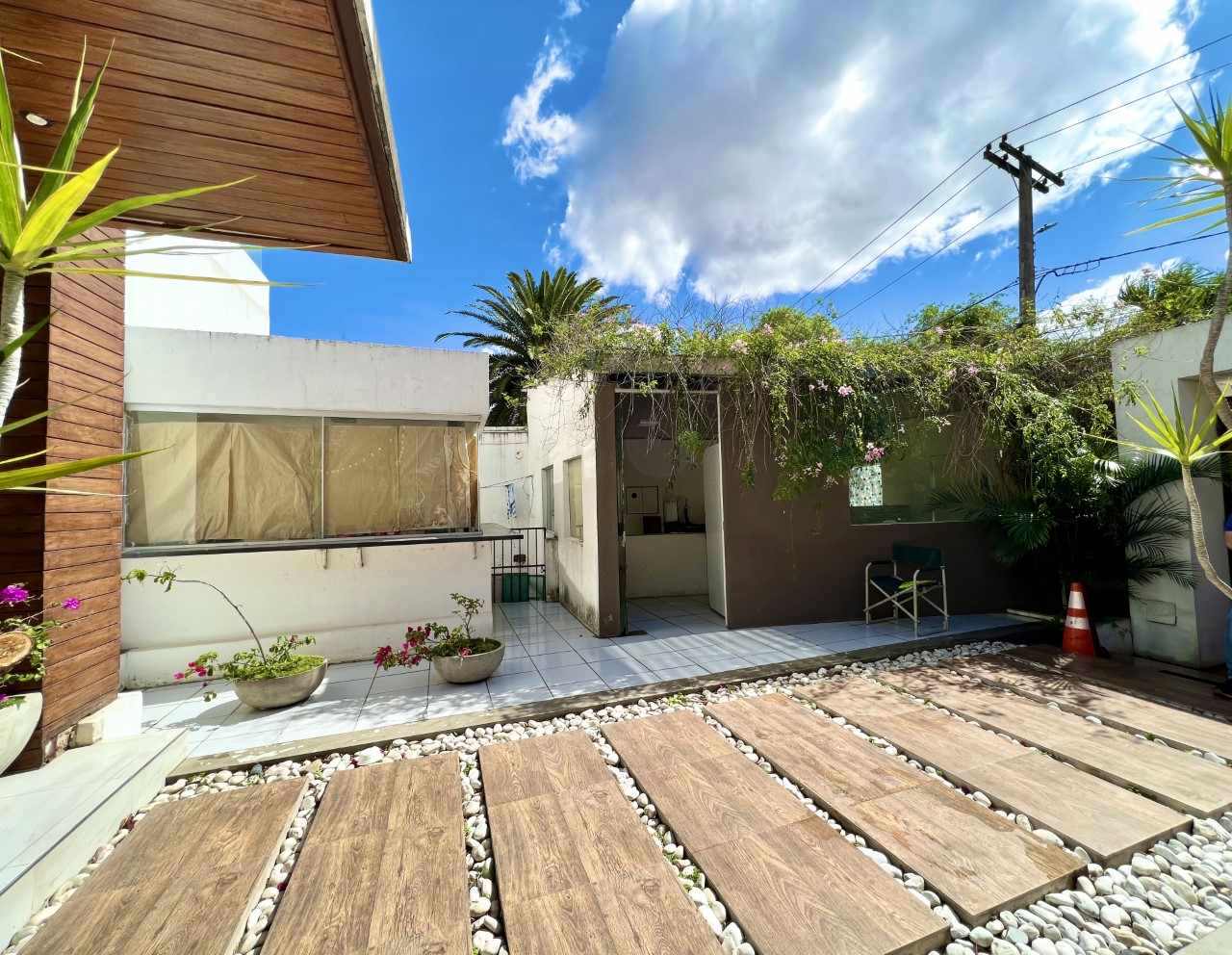 Local comercial en VentaEn Venta o Alquiler Casa Altamente Comercial a ½ Cuadra de la Av. Monseñor Rivero y del 2do Anillo  10 baños  Foto 14