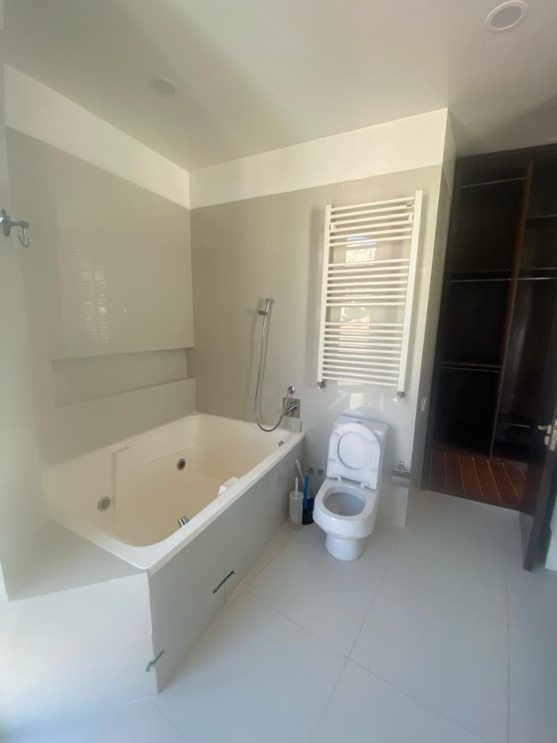 Departamento en AlquilerHermoso PH con Terraza Propia en Alquiler
La Florida Foto 8