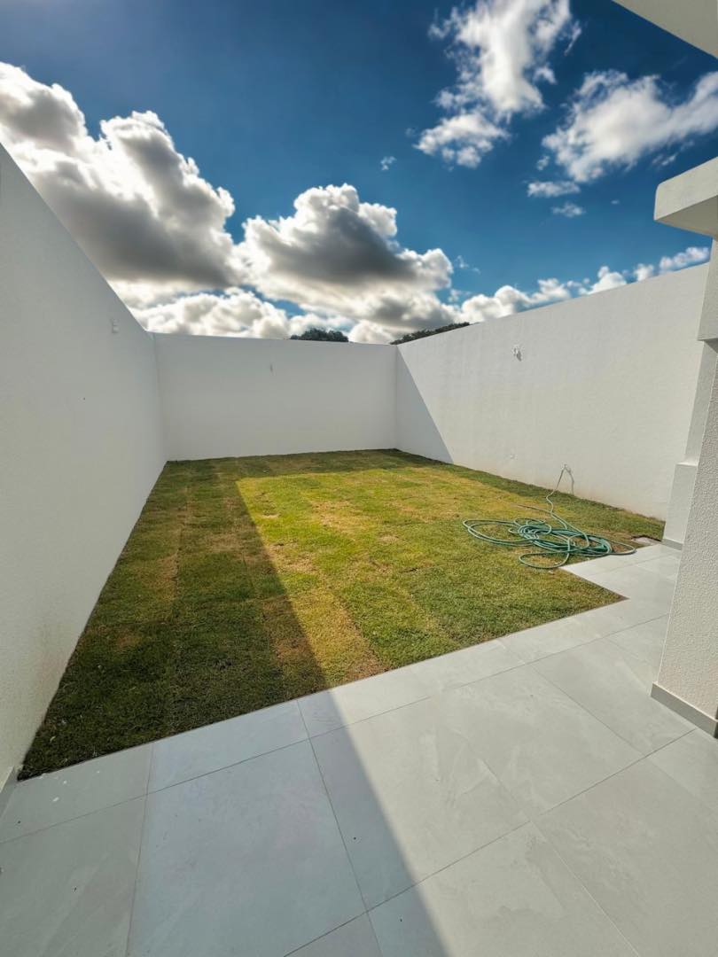 Casa en Entre 8vo y 9no anillo Norte en Santa Cruz de la Sierra 4 dormitorios 3 baños 2 parqueos Foto 2