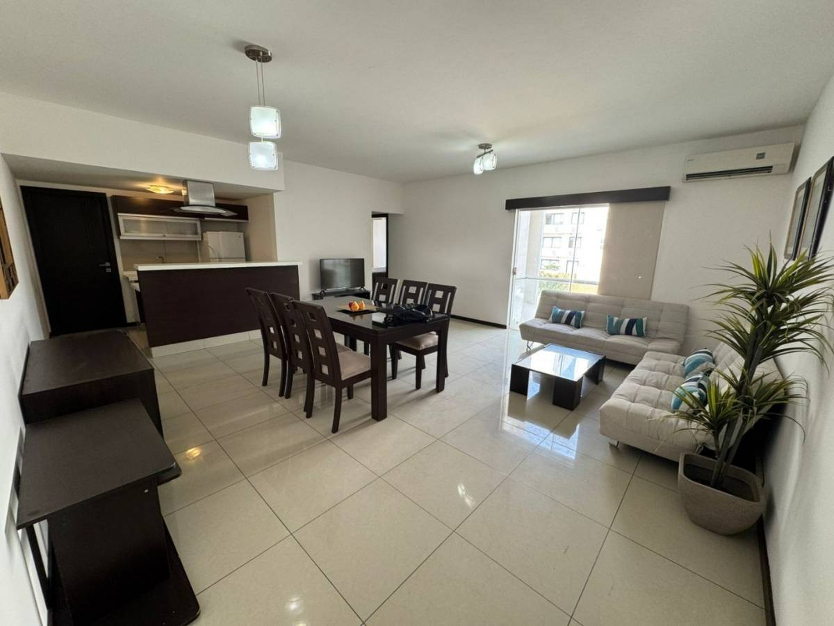 Departamento en Equipetrol en Santa Cruz de la Sierra 2 dormitorios 3 baños 1 parqueos Foto 3