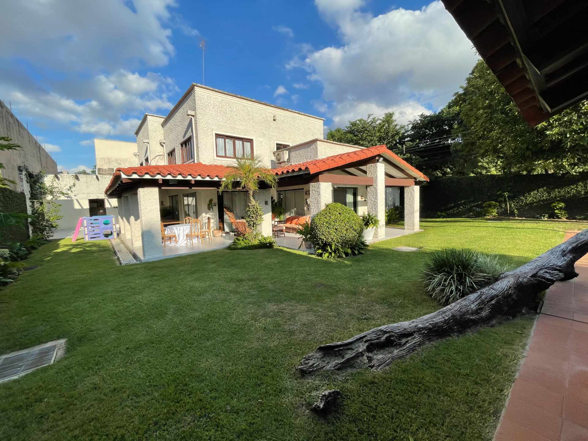 Casa en Entre 4to y 5to anillo Oeste en Santa Cruz de la Sierra 3 dormitorios 6 baños 4 parqueos Foto 6