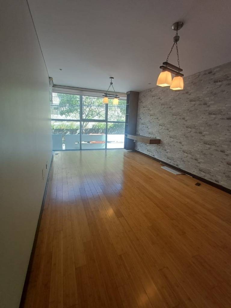 En Alquiler a Bs 4,700 Foto 3