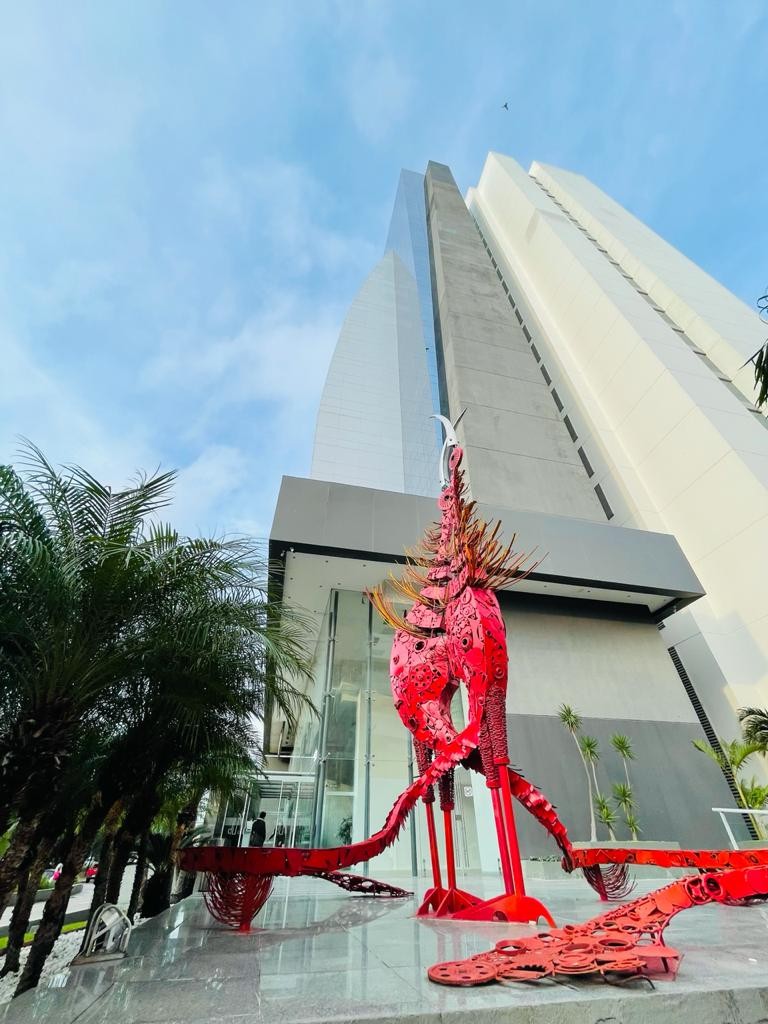 Oficina en Equipetrol en Santa Cruz de la Sierra 3 dormitorios 1 baños 2 parqueos Foto 4