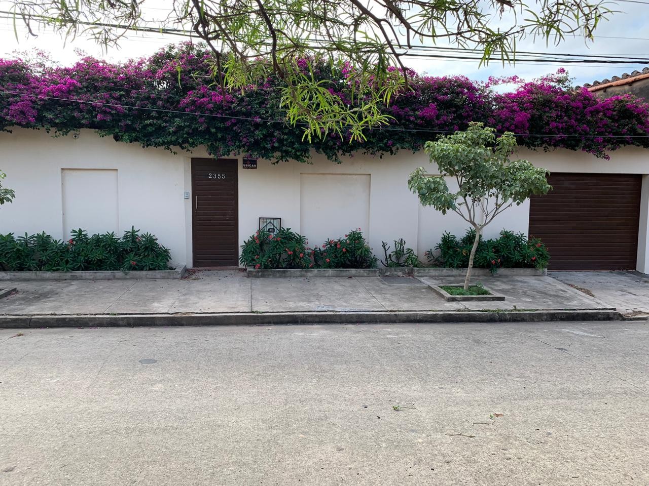 Casa Zona Este entre 2 y 3 anillo, entre avenidas mutualista y paragua. Barrio Los Ángeles  Foto 1