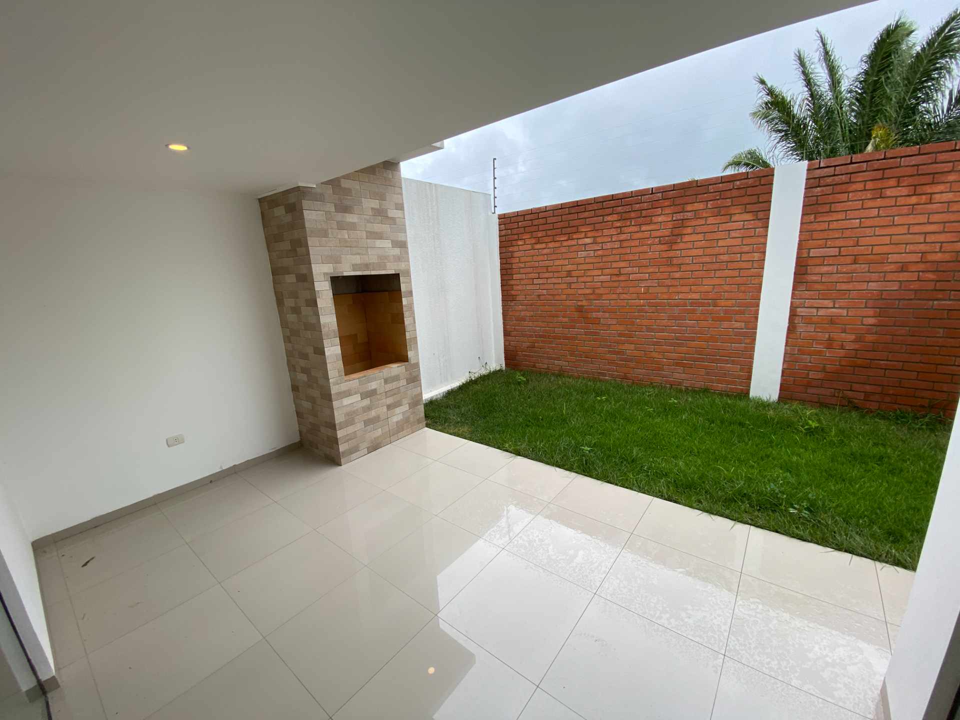 Casa en VentaCondominio Las Palmeras 2. Km 8 Carretera al Norte entrando por Mainter, al lado de ASAI NORTE.   4 dormitorios 4 baños 2 parqueos Foto 7