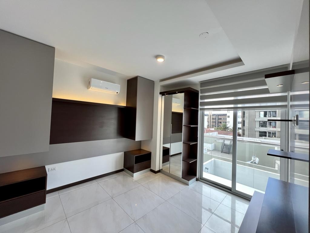 Departamento Edif. Zenit, Av. San Martín y Av. Noel Kempff Mercado Foto 6