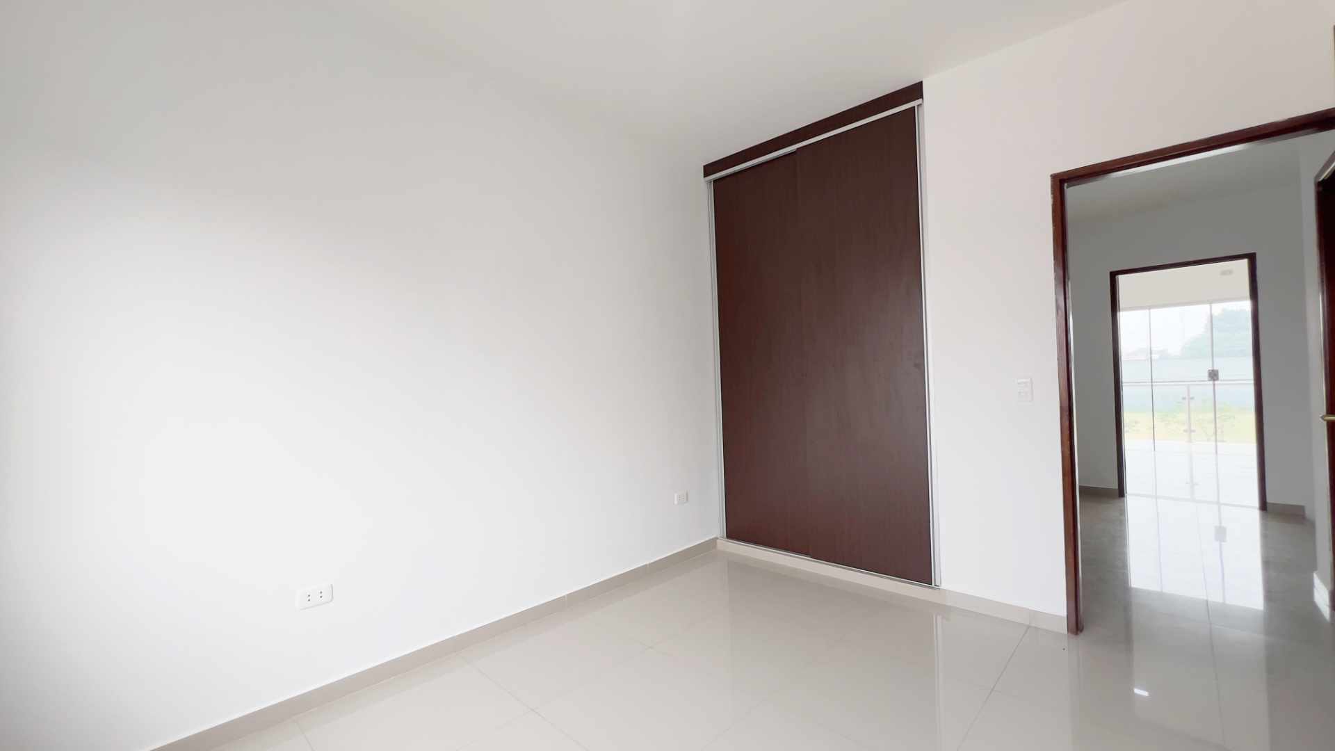 Casa en VentaCasa en venta Zona Av. Santos Dumont 3 dormitorios 3 baños 2 parqueos Foto 14
