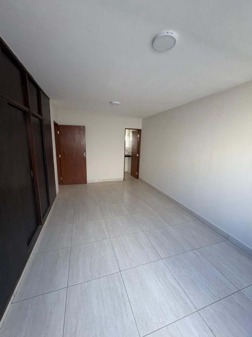 Casa en VentaZona norte, C/ Las Piñas, en plena esquina, entre  la Av. Mutualista y Alemana Foto 12