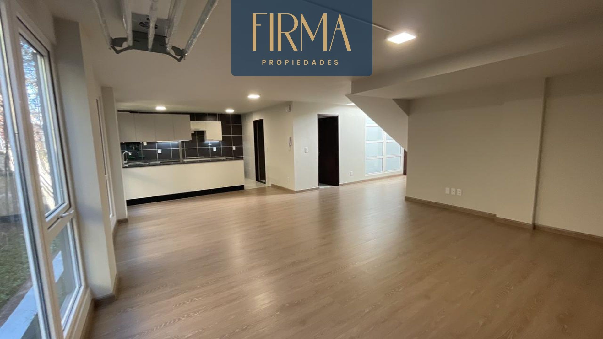 Departamento en Achumani en La Paz 2 dormitorios 3 baños 1 parqueos Foto 2