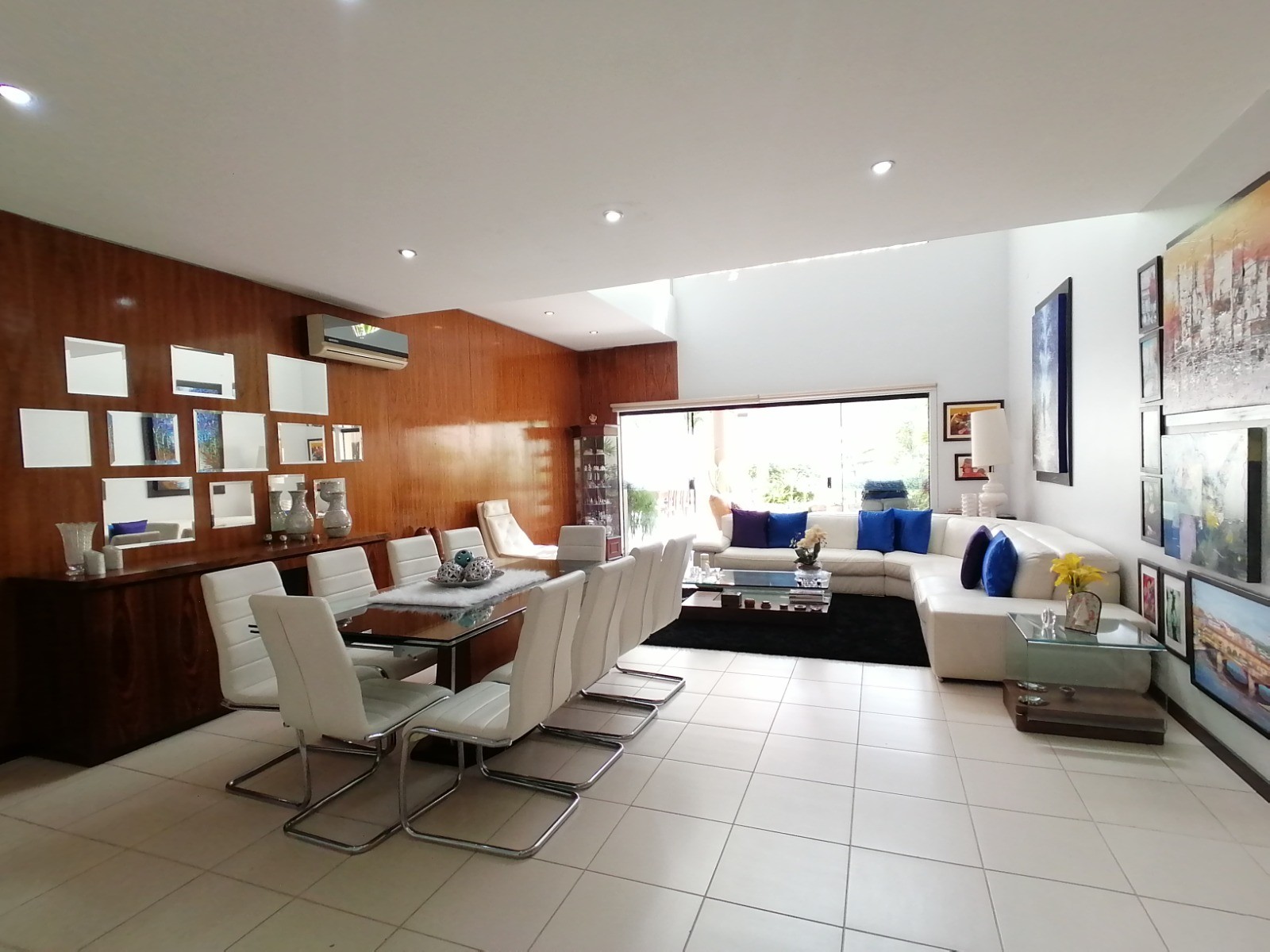 Casa en Entre 6to y 7mo anillo Norte en Santa Cruz de la Sierra 4 dormitorios 4 baños 2 parqueos Foto 1