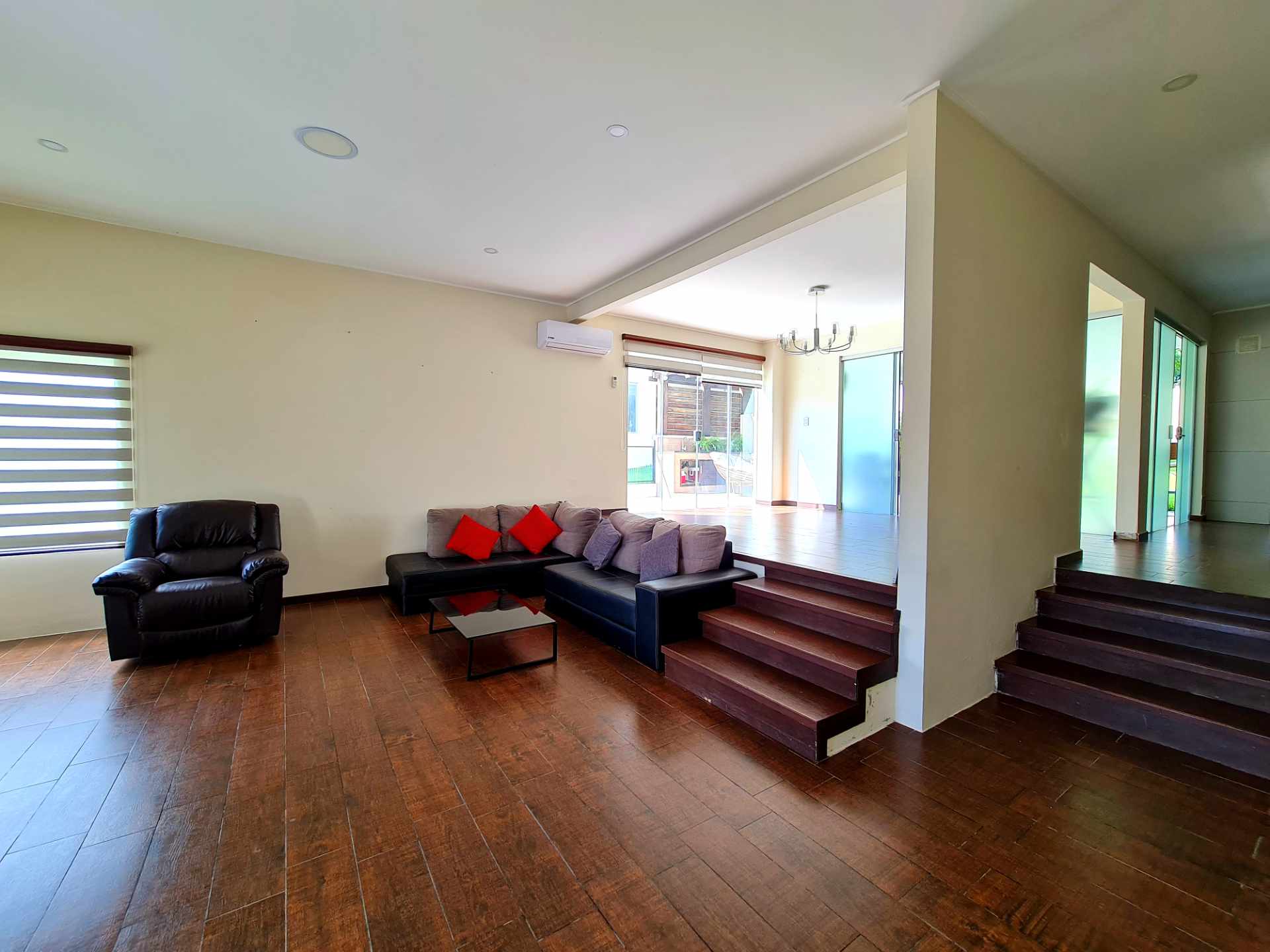 Casa en VentaURUBÓ
LOS PARQUES 2
Condominio Cerrado Foto 24