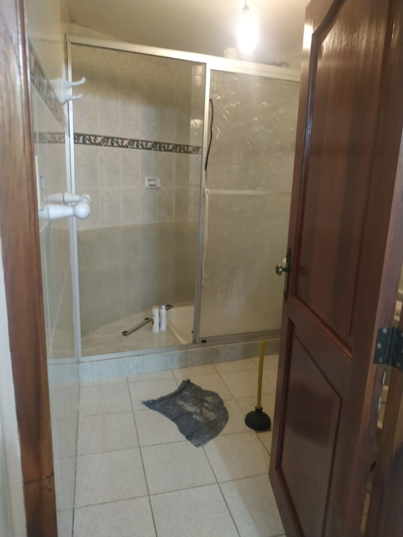 Casa en Miraflores en La Paz 6 dormitorios 5 baños 1 parqueos Foto 3