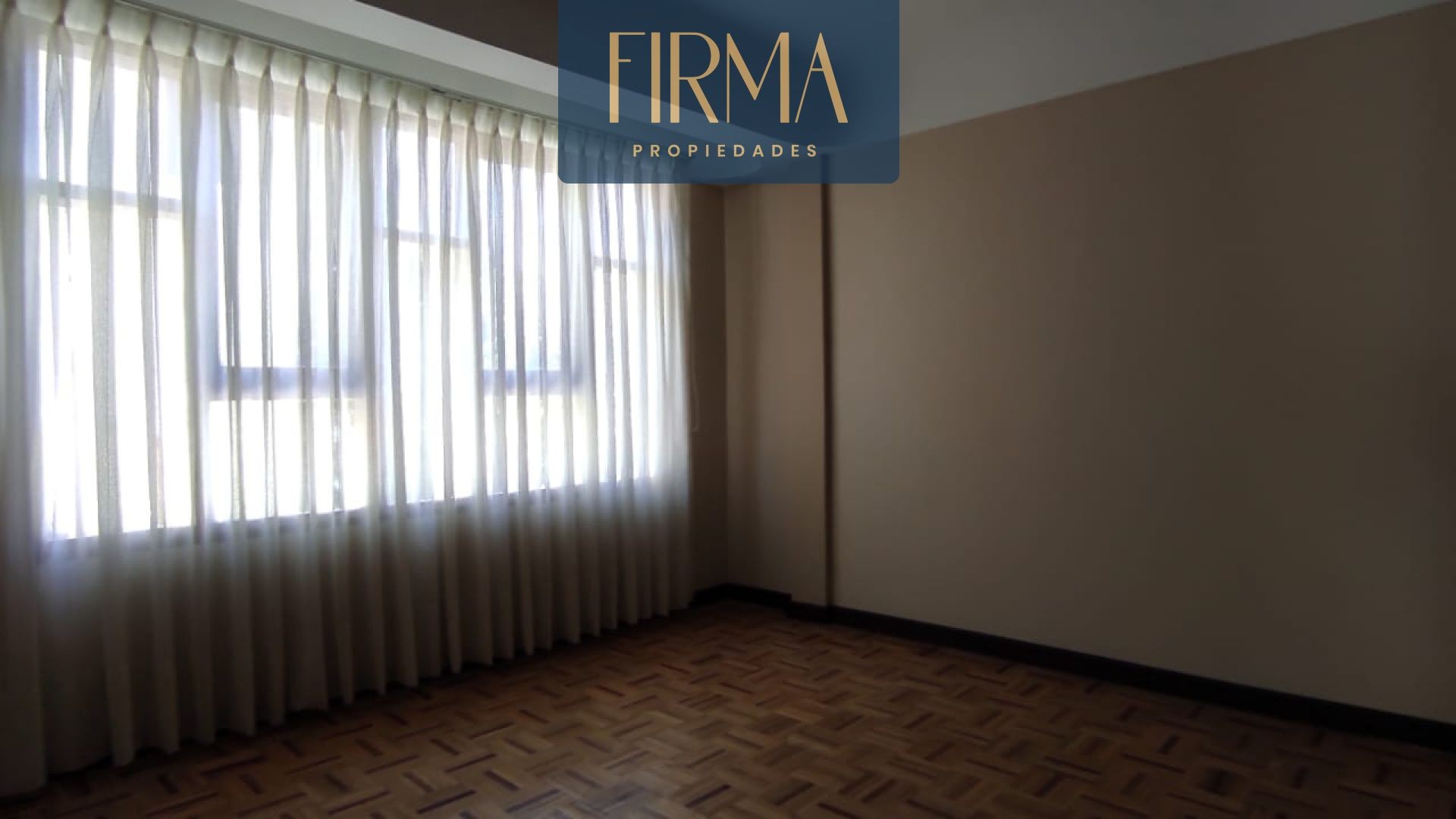 Casa en Achumani en La Paz 4 dormitorios 4 baños 2 parqueos Foto 21