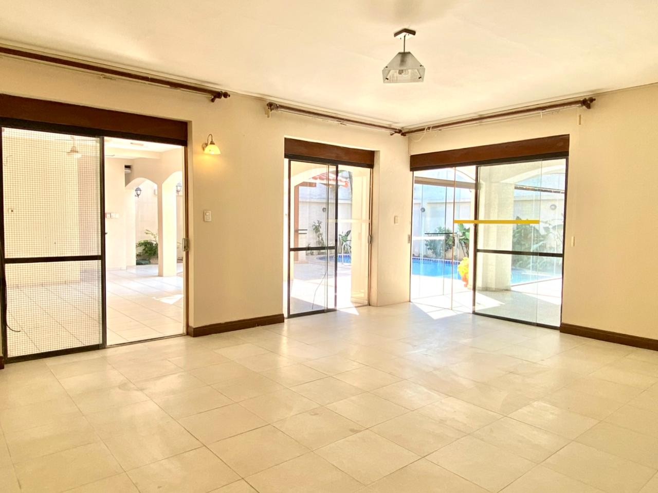 Casa en VentaBarrio Urbarí, Av. Piraí calle Baracea Foto 11