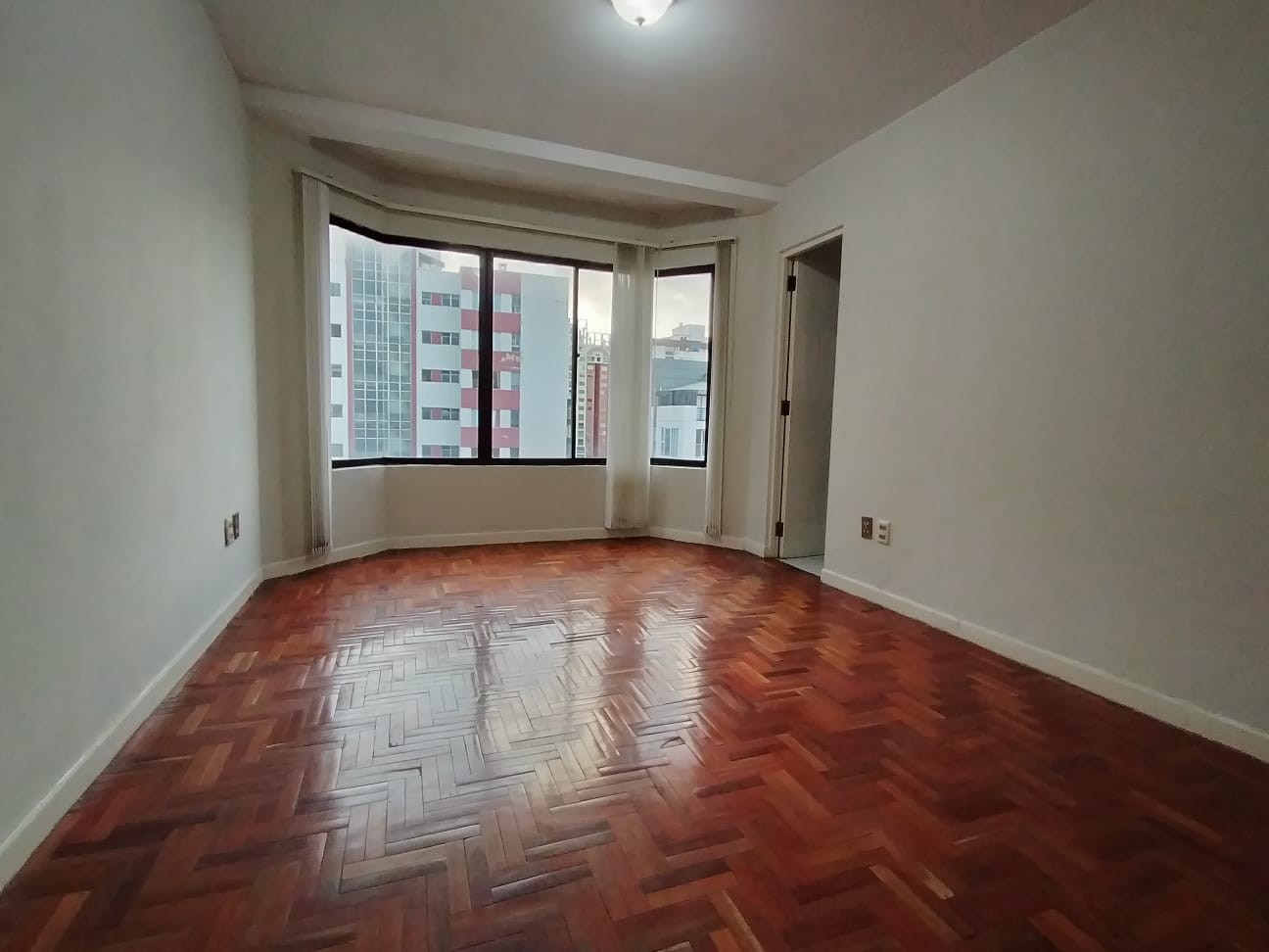 Departamento en Alquiler6 de agosto esquina campos , zona de San Jorge 4 dormitorios 3 baños 1 parqueos Foto 16