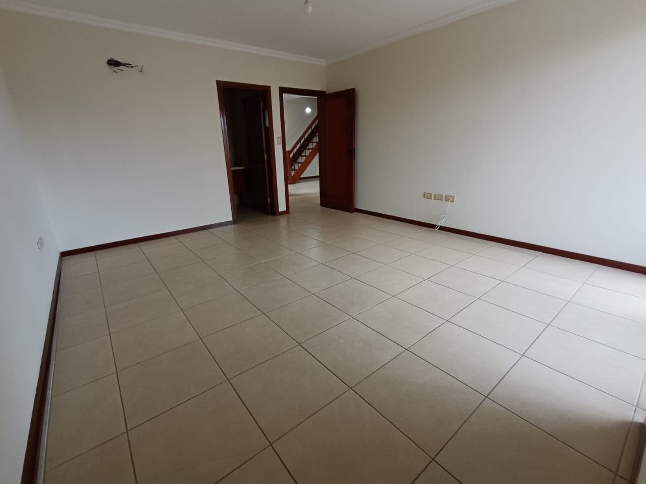 Casa en VentaB. Petrolero Norte Entre Av Alemana y Av Beni  casi 2do. anillo Foto 17