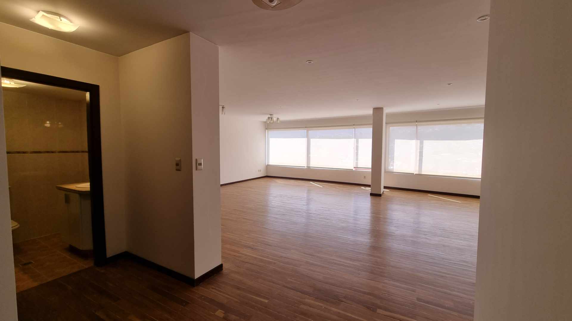 Departamento en AlquilerCalacoto. Av, Fuerza Naval No. 30 esquina 24. B 3 dormitorios 4 baños 2 parqueos Foto 10