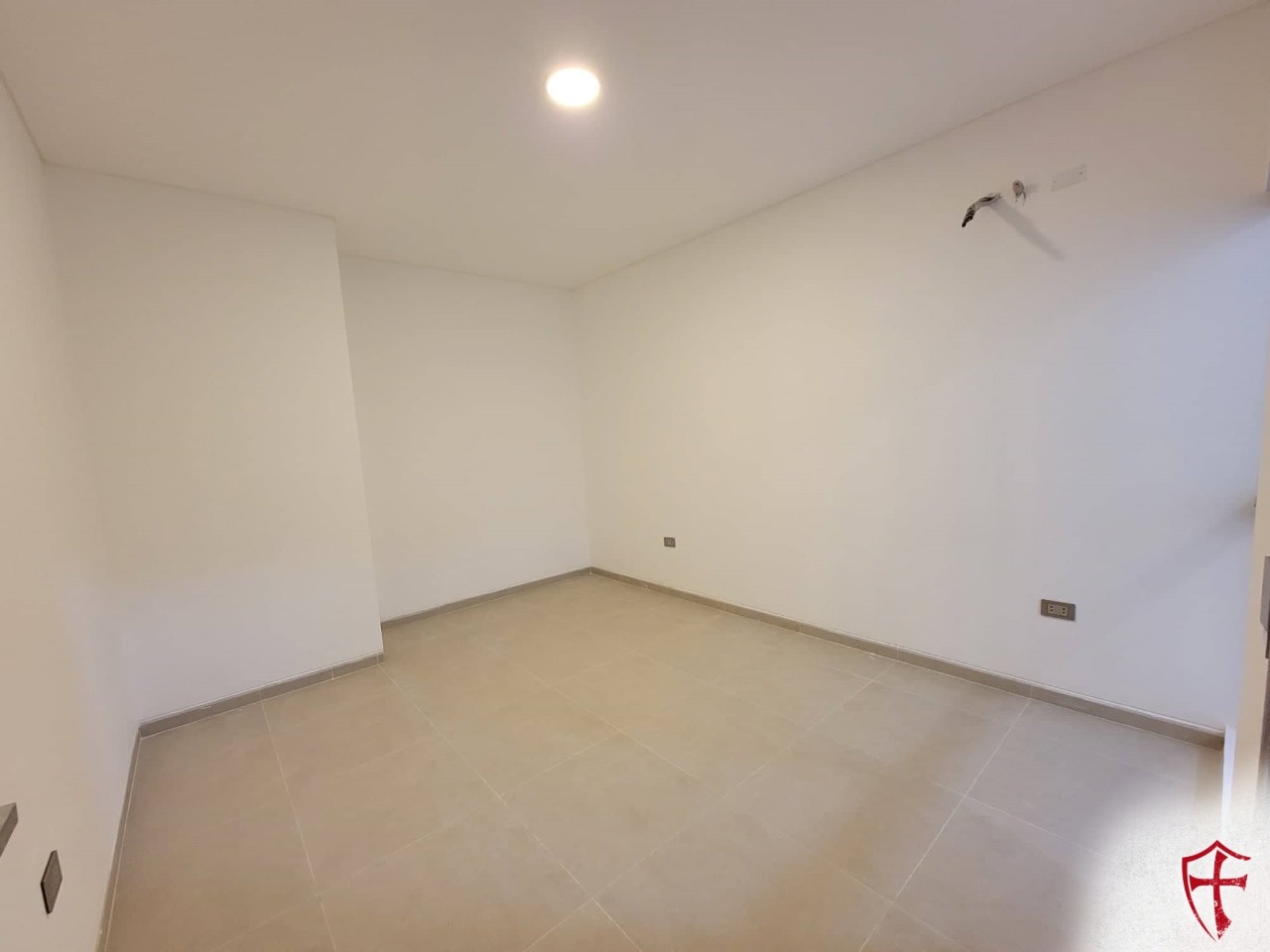 Casa Av banzer y canal pedro velez 7mo anillo Foto 10