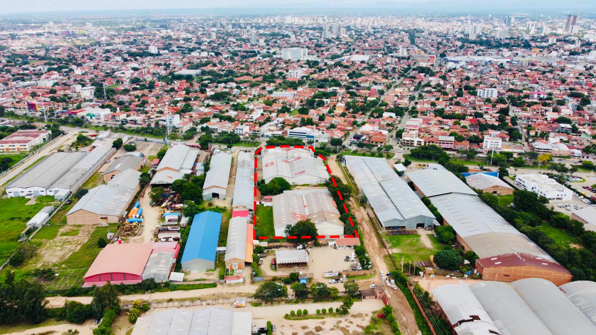 Galpón GALPON EN VENTA ZONA PARQUE INDISTRIAL SOBRE EL 4TO ANILLO  Foto 1