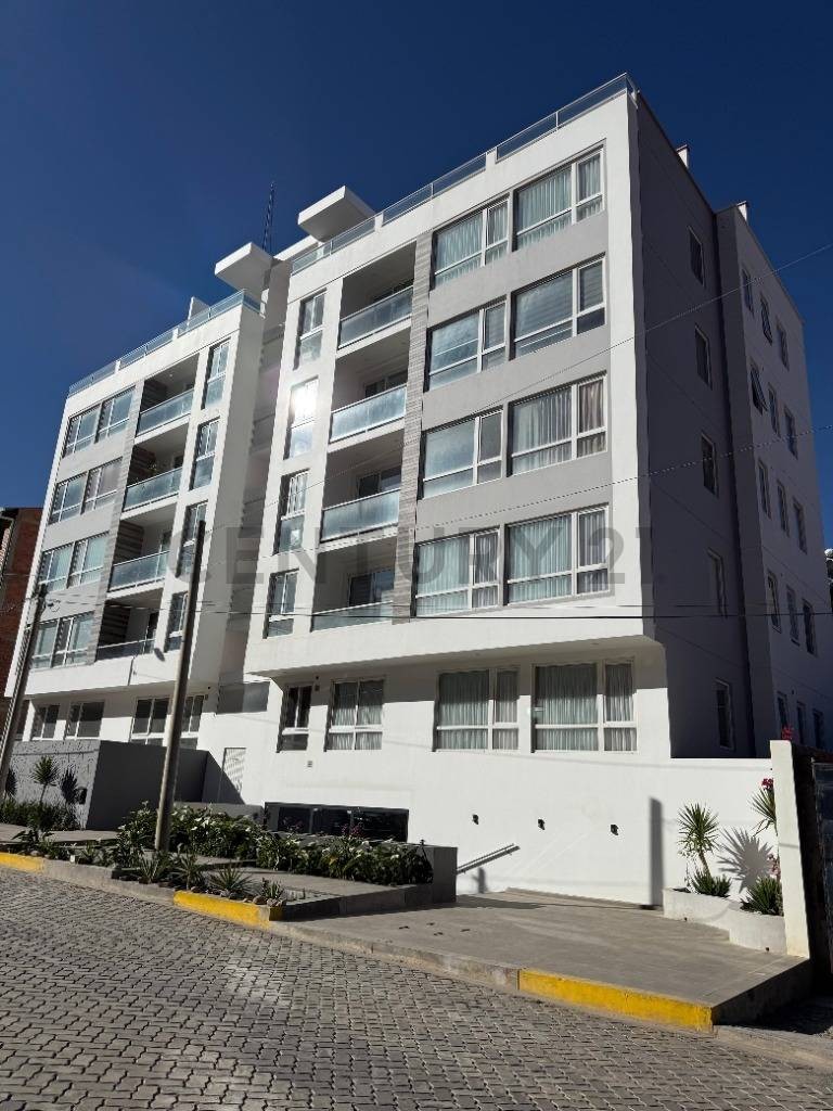 Departamento en Irpavi en La Paz 3 dormitorios 2 baños 1 parqueos Foto 1
