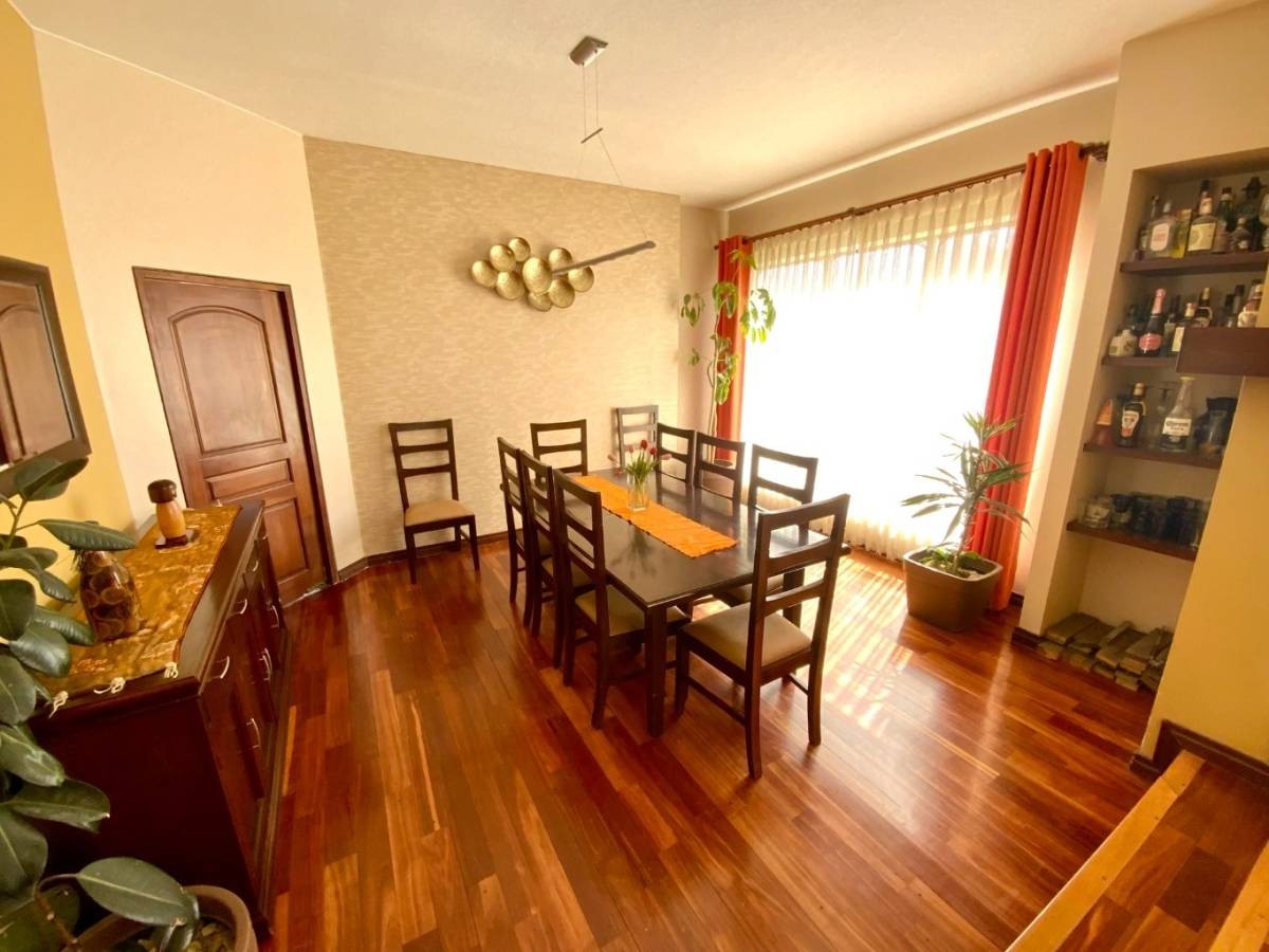 Casa en VentaLOMAS DE ACHUMANI 3 dormitorios 4 baños 2 parqueos Foto 6