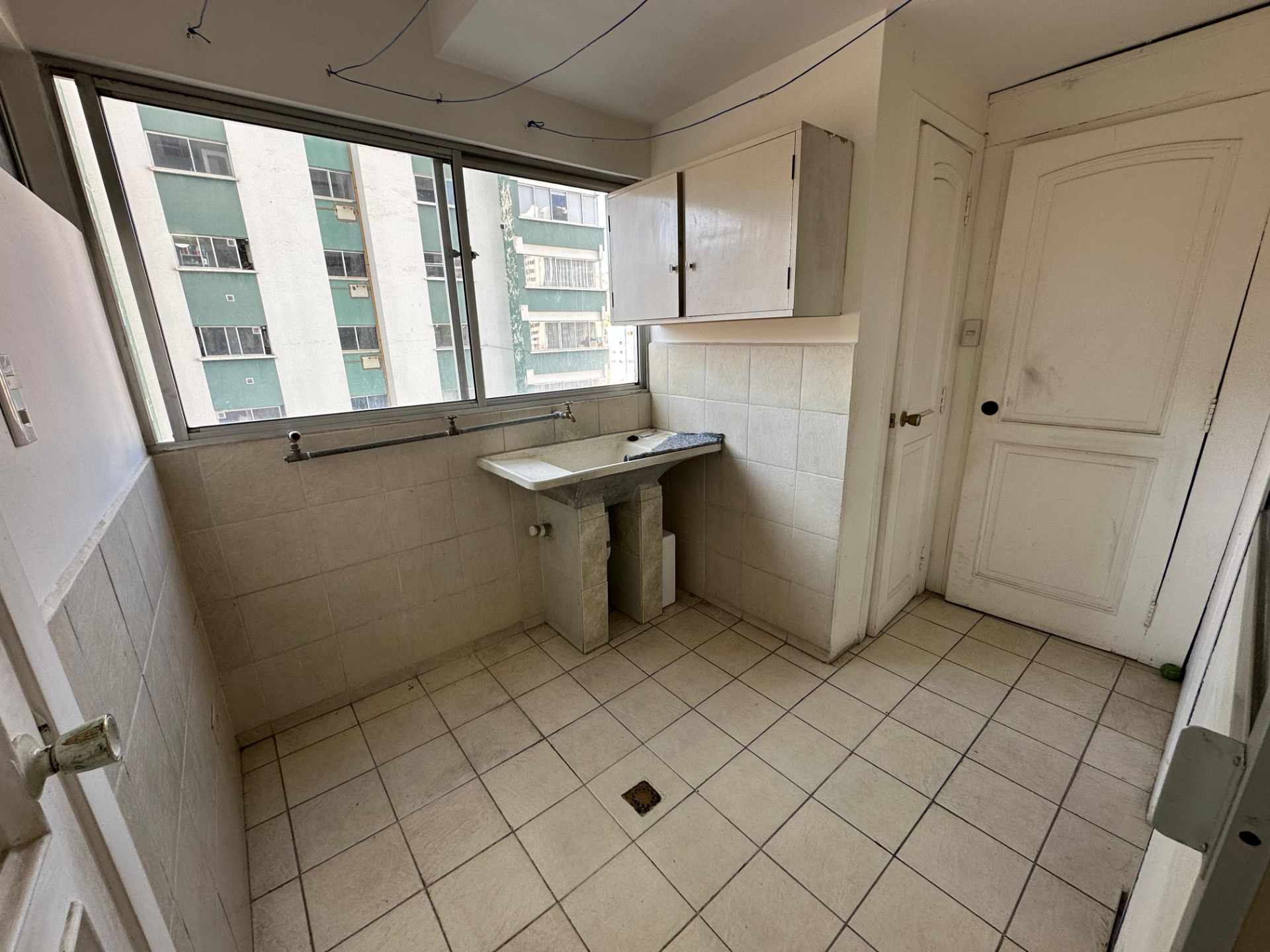 Departamento en San Jorge en La Paz 4 dormitorios 4 baños 1 parqueos Foto 4