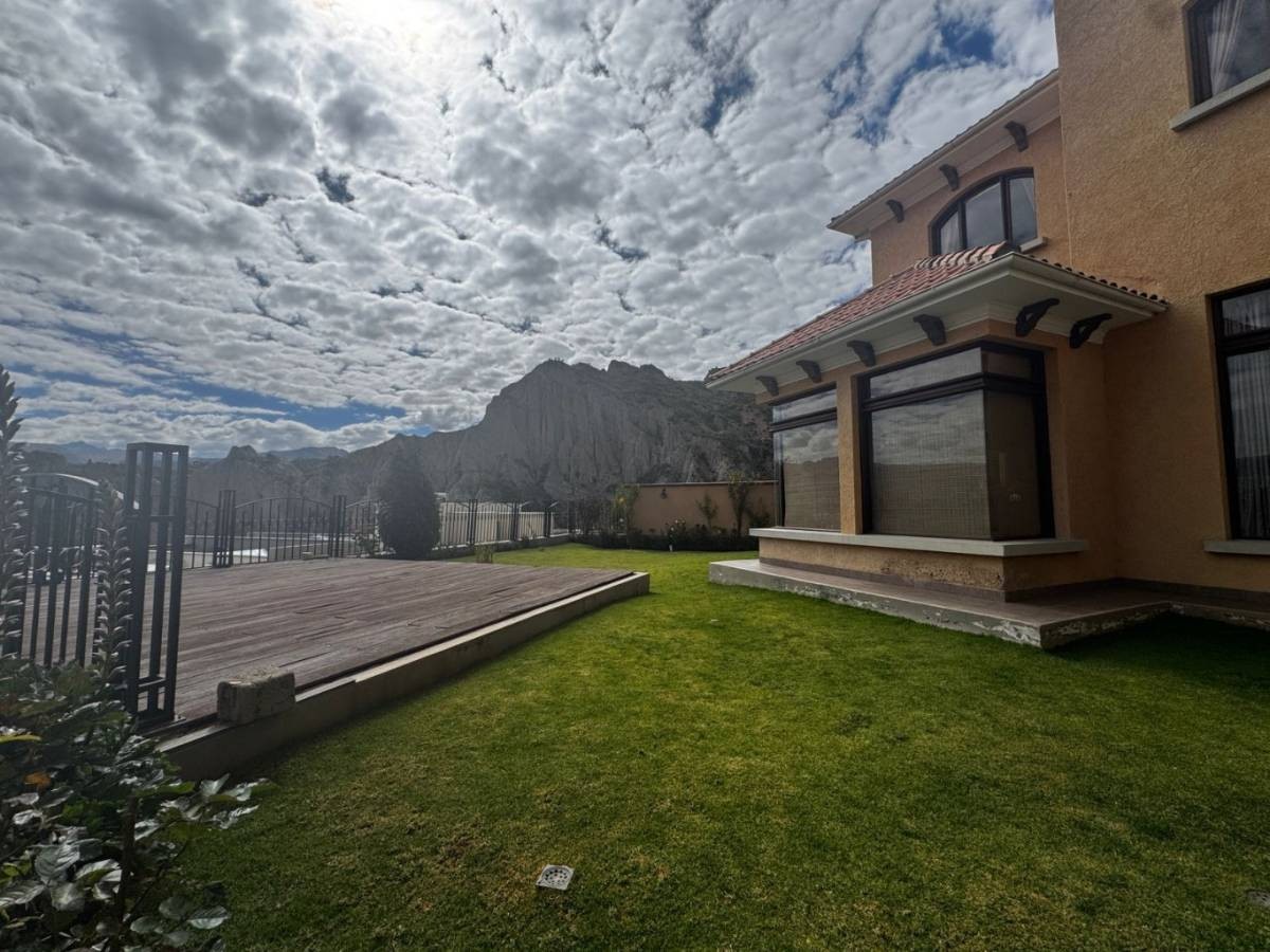 Casa en La Florida en La Paz 5 dormitorios 5 baños 2 parqueos Foto 18