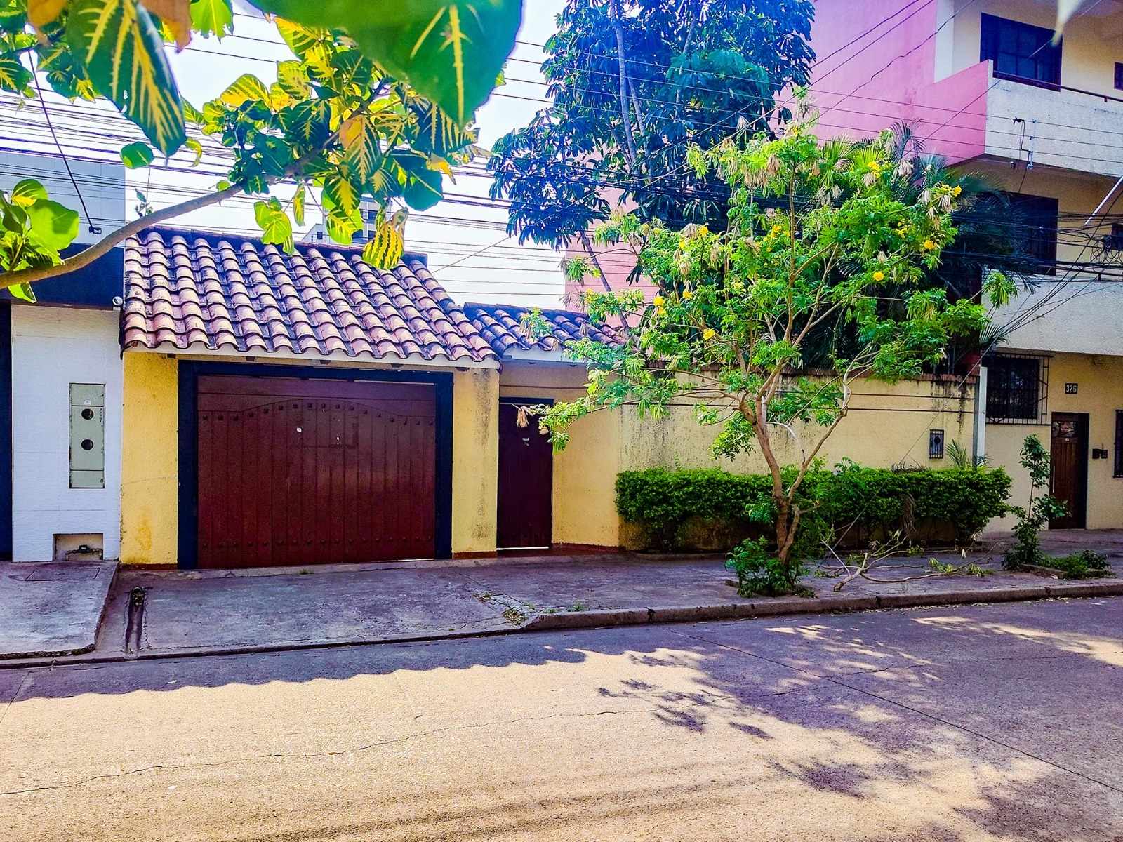 Casa en VentaOPORTUNIDAD!  AV. SANTOS DUMONT Y 2DO ANILLO.!  Foto 4