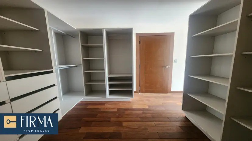 Departamento en Obrajes en La Paz 3 dormitorios 4 baños 1 parqueos Foto 12