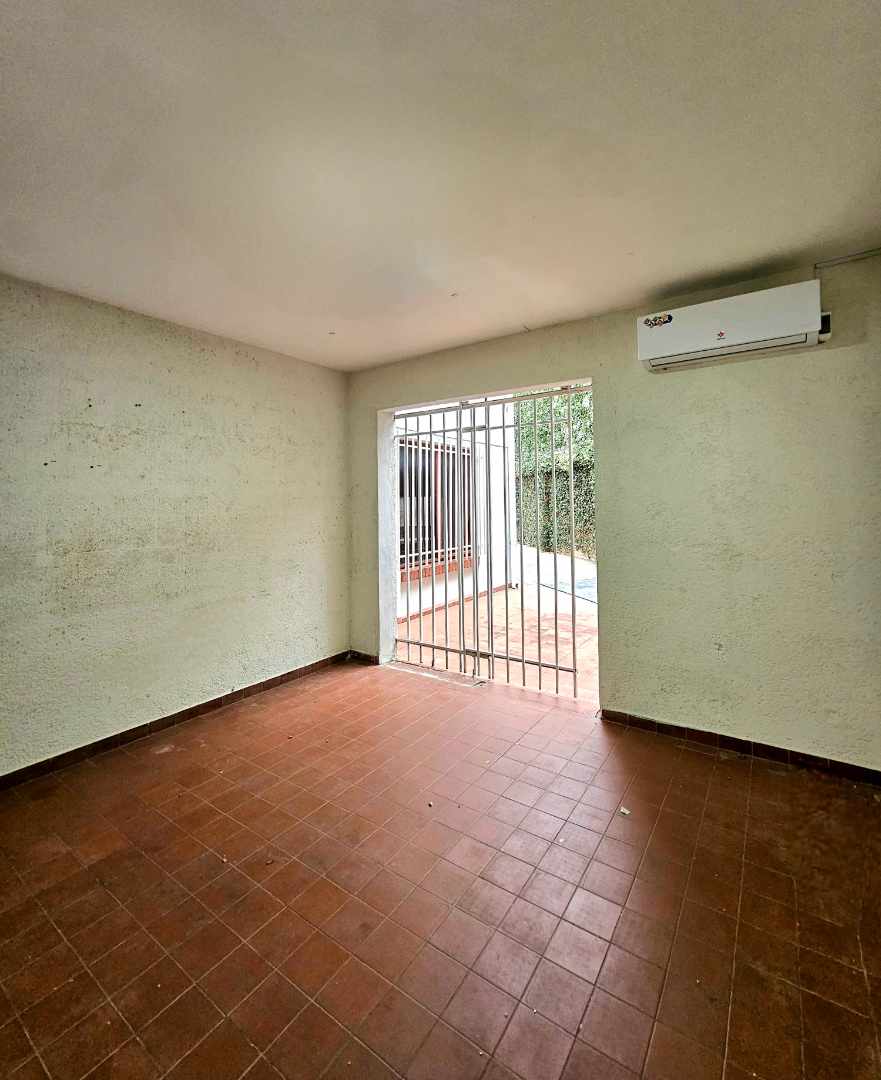 Casa en AlquilerAv. Ibérica- Barrio las LAS PALMAS  5 dormitorios 4 baños 3 parqueos Foto 14