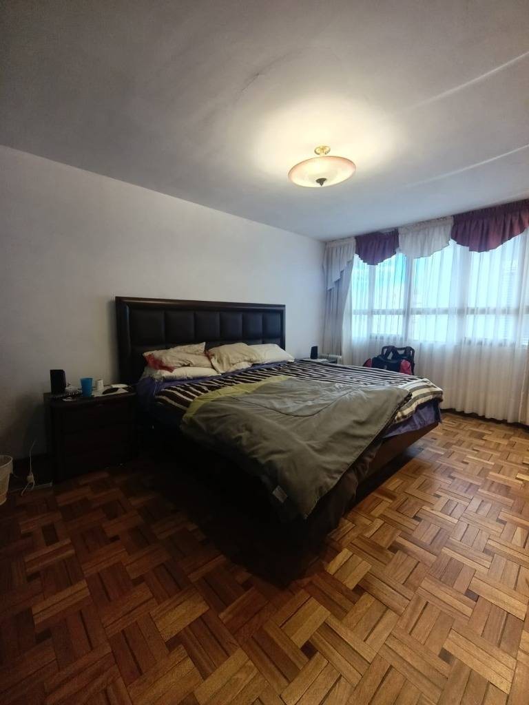 Casa en Calacoto en La Paz 4 dormitorios 5 baños 3 parqueos Foto 14