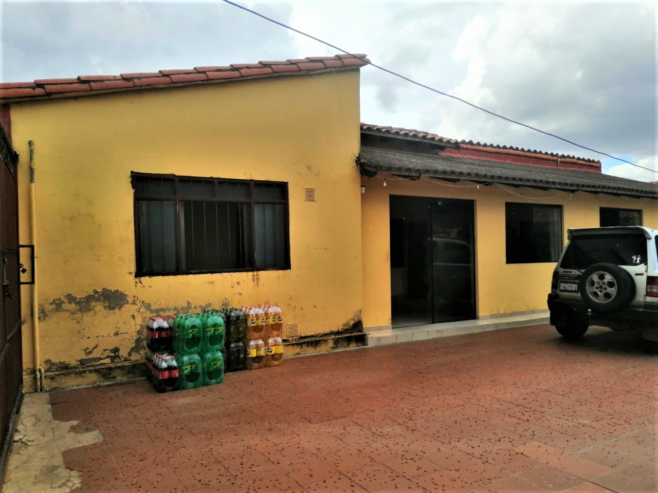 Casa en Entre 5to y 6to anillo Este en Santa Cruz de la Sierra 6 dormitorios 2 baños 4 parqueos Foto 20