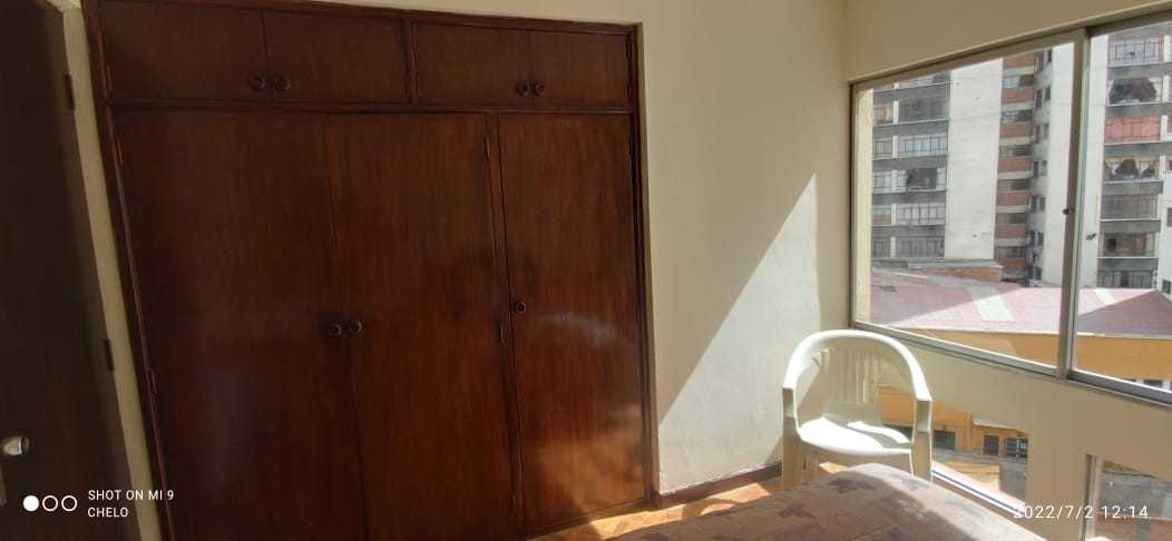 Departamento en VentaEdificio Aspiazu, zona Sopocachi. Av. 20 de Octubre esquina calle Aspiazu. 3 dormitorios 2 baños  Foto 5