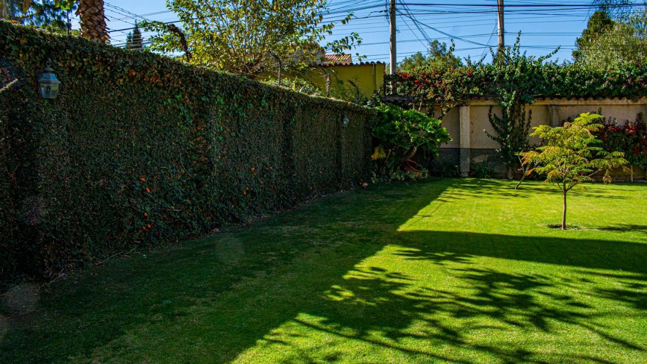 Casa en Tiquipaya en Cochabamba 7 dormitorios 7 baños 10 parqueos Foto 4