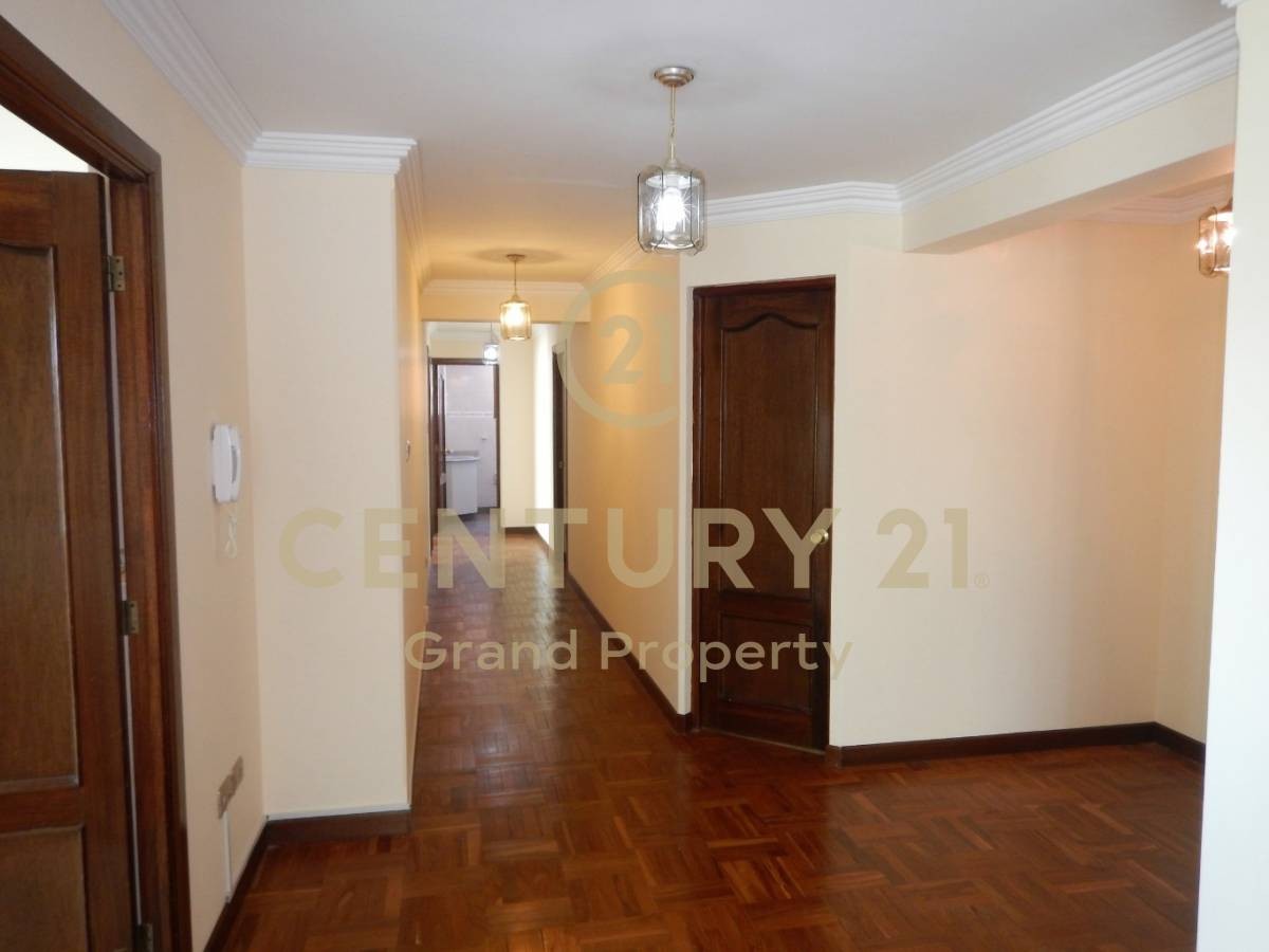 Departamento Av. Sanchez Lima Nº 2326, Edif. Valentina Piso 13 Depto 13A Foto 9