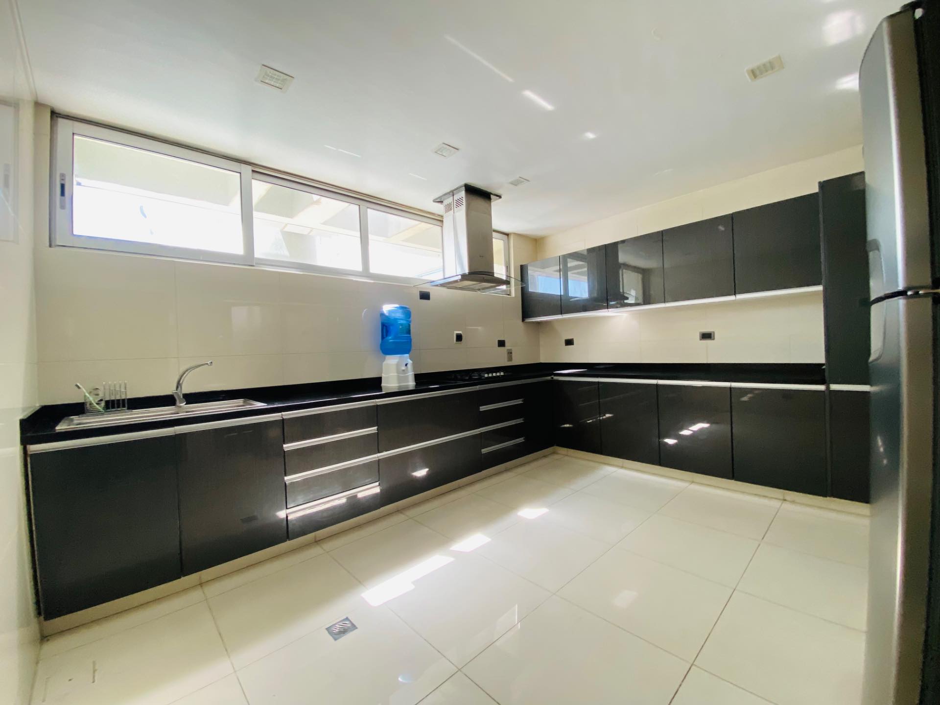Departamento en AlquilerCalacoto, Av. Ballivian #233 Foto 8
