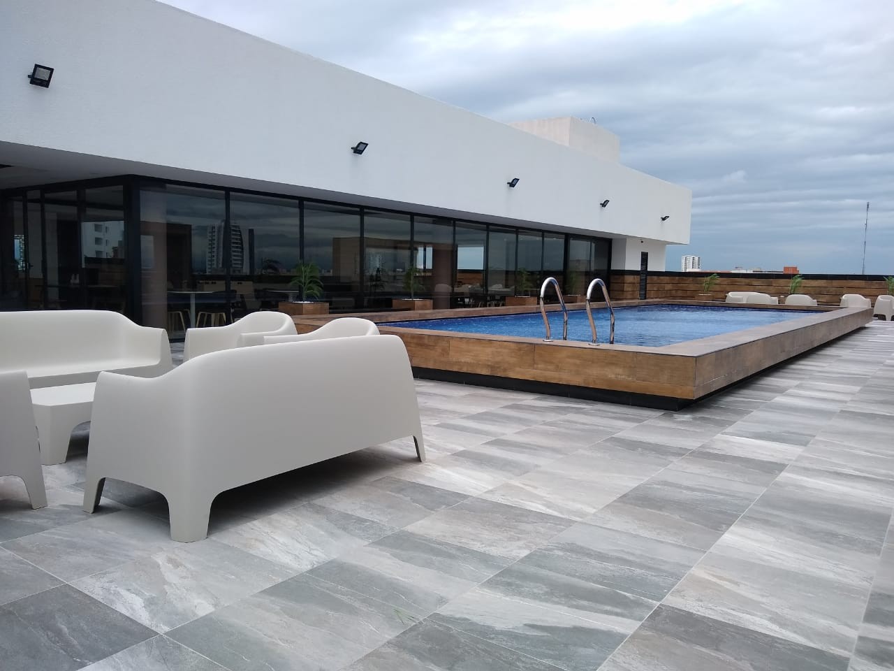 Departamento en AlquilerEquipetrol , edificio Sky plaza Italia ,departamento en Alquiler 2 dormitorios 2 baños 1 parqueos Foto 9