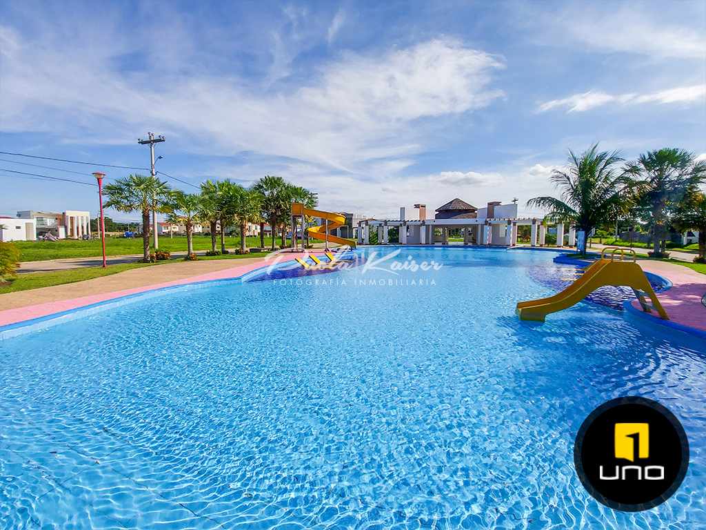 Casa en Urubó en Santa Cruz de la Sierra 3 dormitorios 4 baños 6 parqueos Foto 5