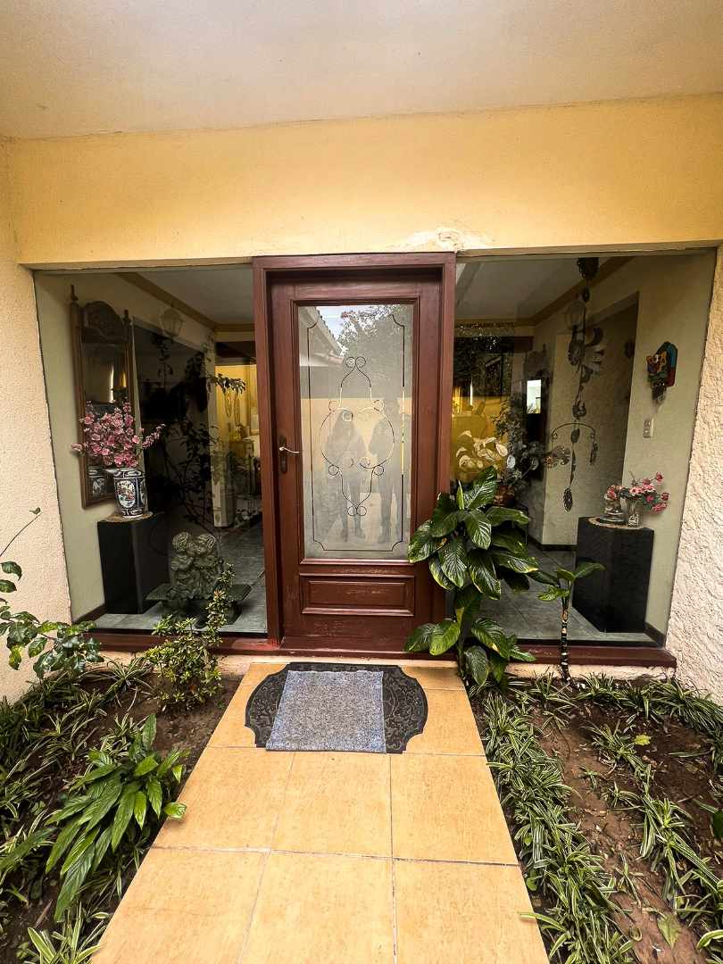 Casa en Villa 1ero de Mayo en Santa Cruz de la Sierra 3 dormitorios 3 baños 4 parqueos Foto 12