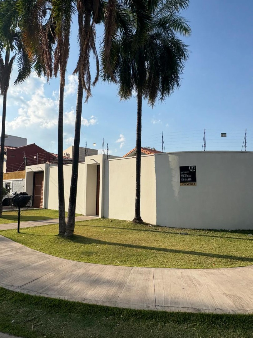 Casa en VentaZona norte, C/ Las Piñas, en plena esquina, entre  la Av. Mutualista y Alemana Foto 20