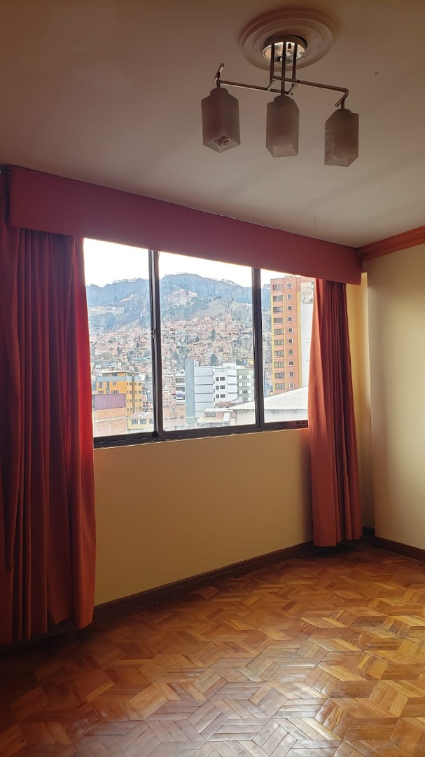 Departamento en Miraflores en La Paz 3 dormitorios 4 baños  Foto 7