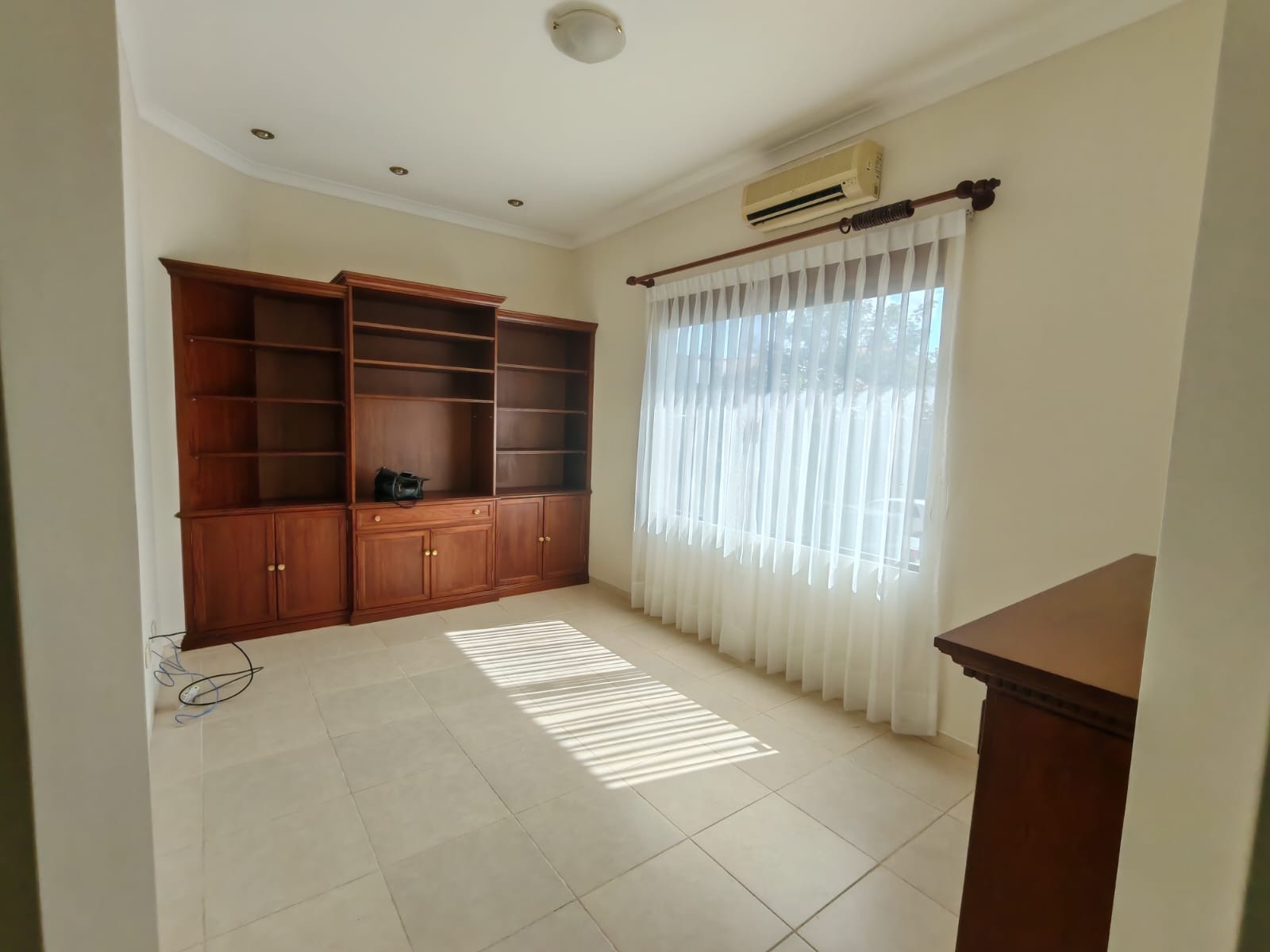 Casa en AlquilerZONA EXCLUSIVA DEL URUBO A 2 min DEL PUENTE Foto 2