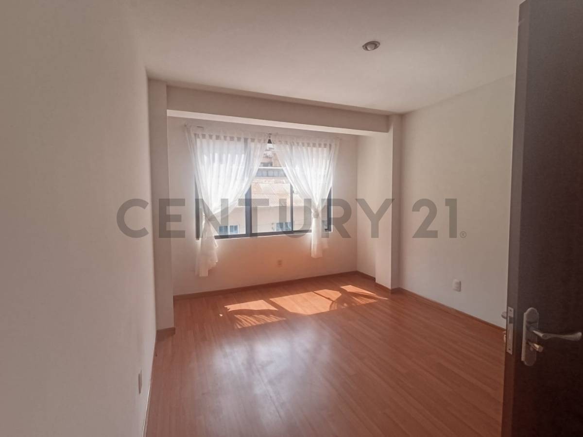 Departamento en AlquilerCENTRO CALLE GENARO SANJINES Foto 4