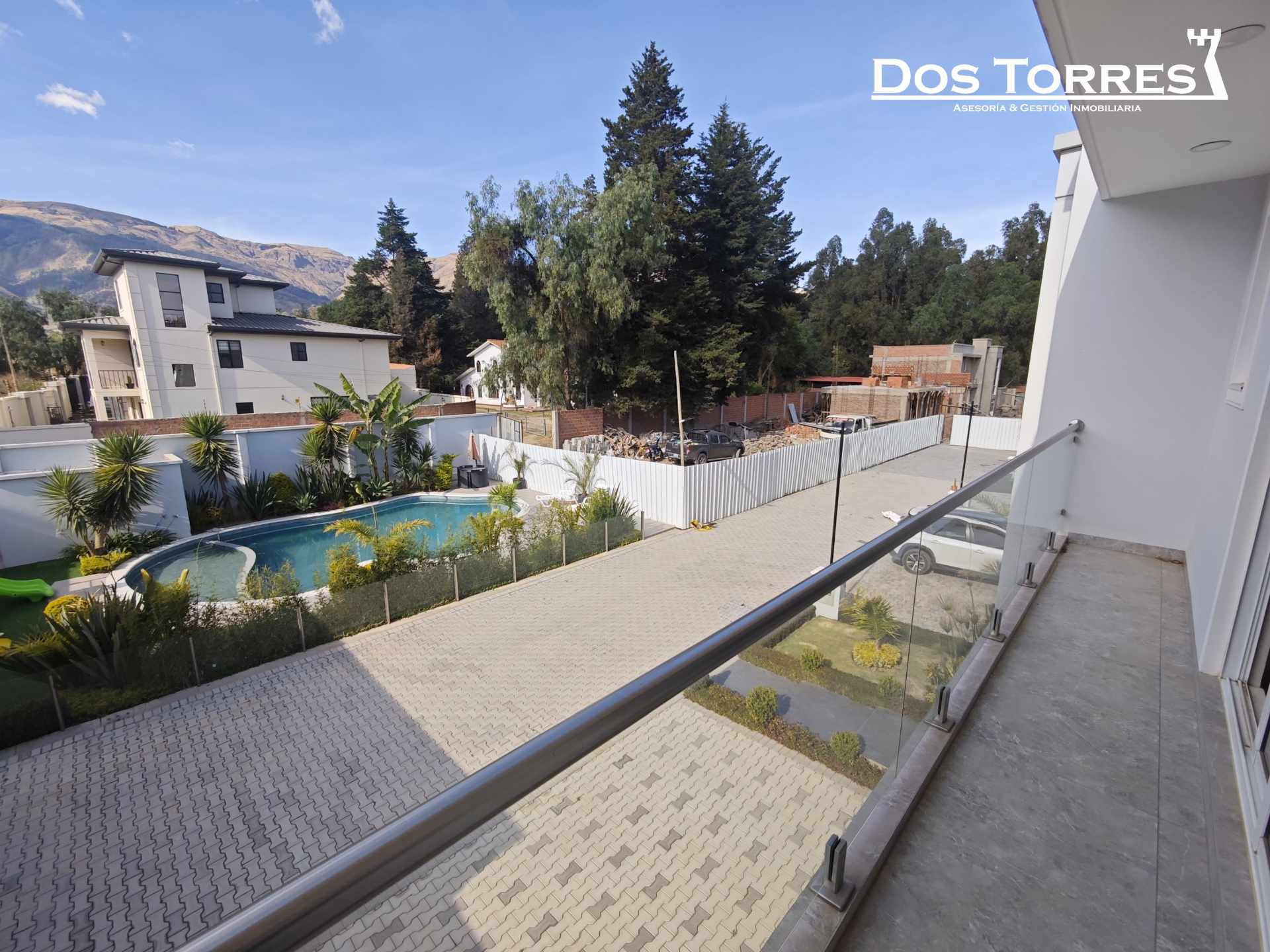 Casa en Tiquipaya en Cochabamba 3 dormitorios 3 baños 2 parqueos Foto 11