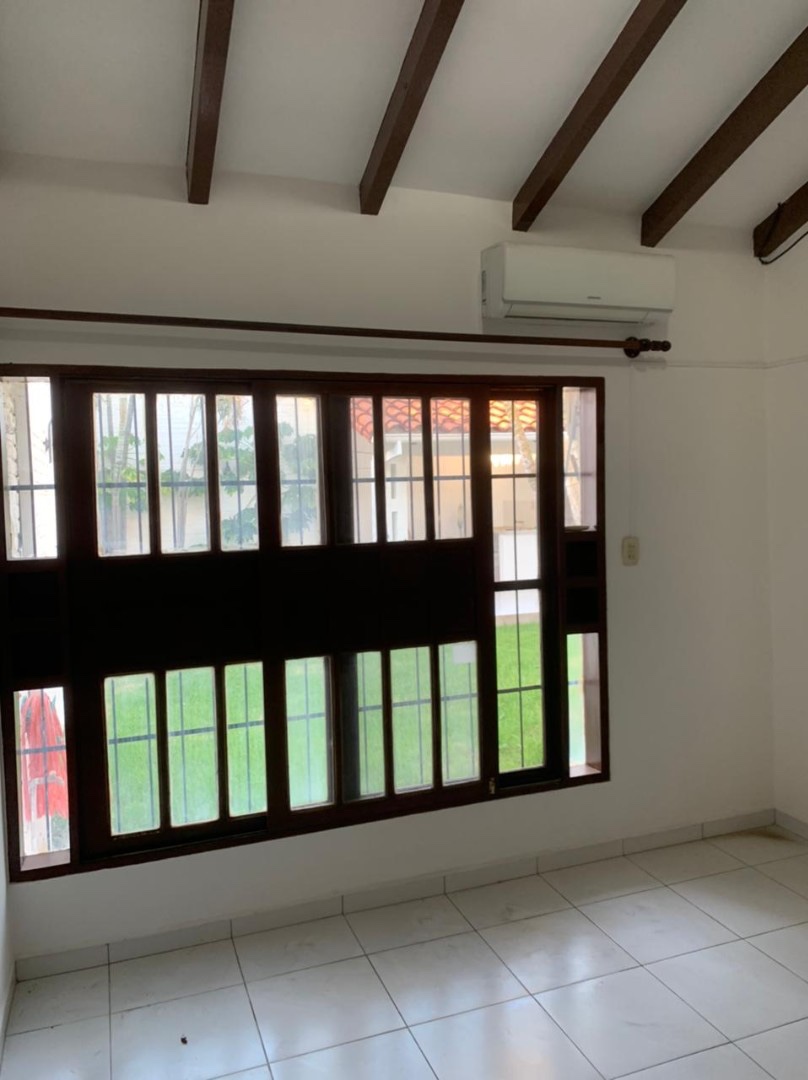 Casa en Entre 2do y 3er anillo Este en Santa Cruz de la Sierra 4 dormitorios 4 baños 3 parqueos Foto 15