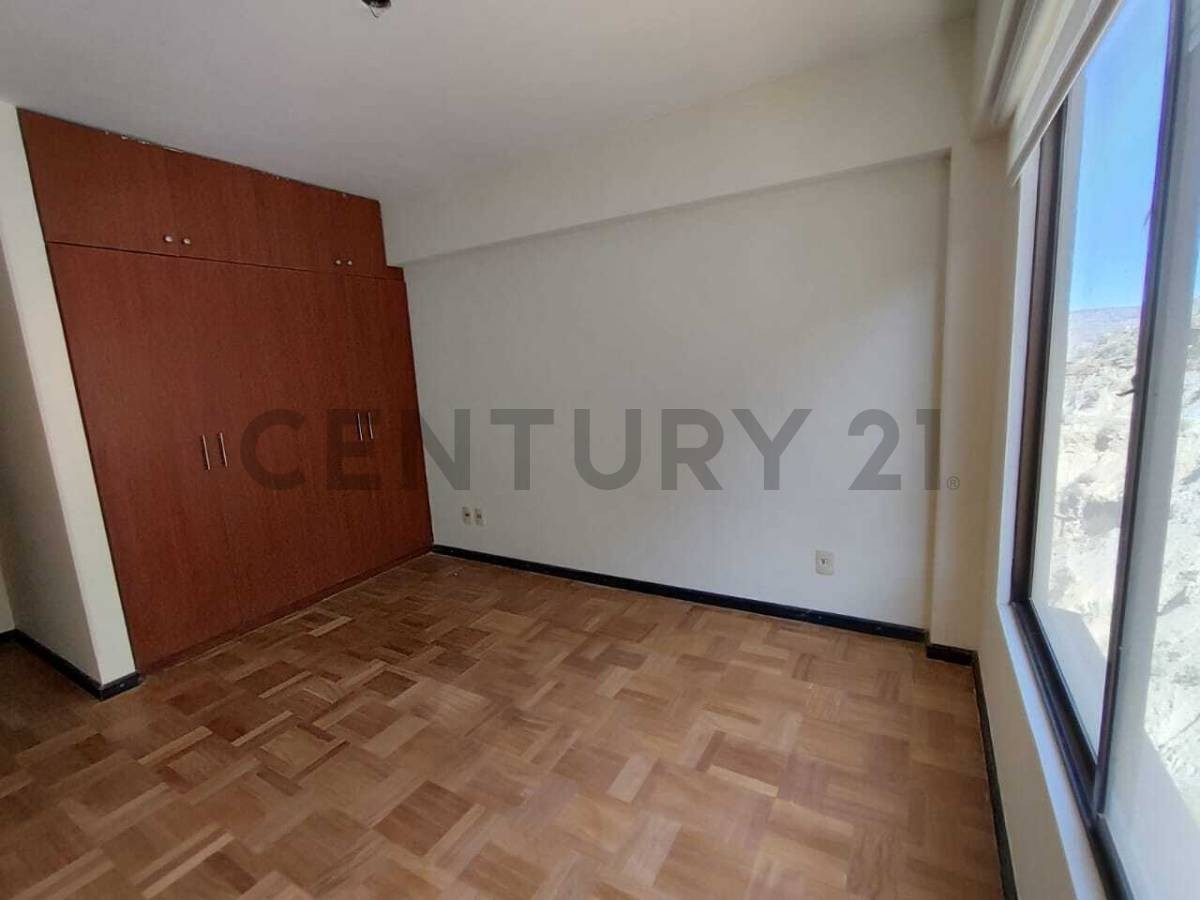 Departamento en Achumani en La Paz 3 dormitorios 4 baños 1 parqueos Foto 6